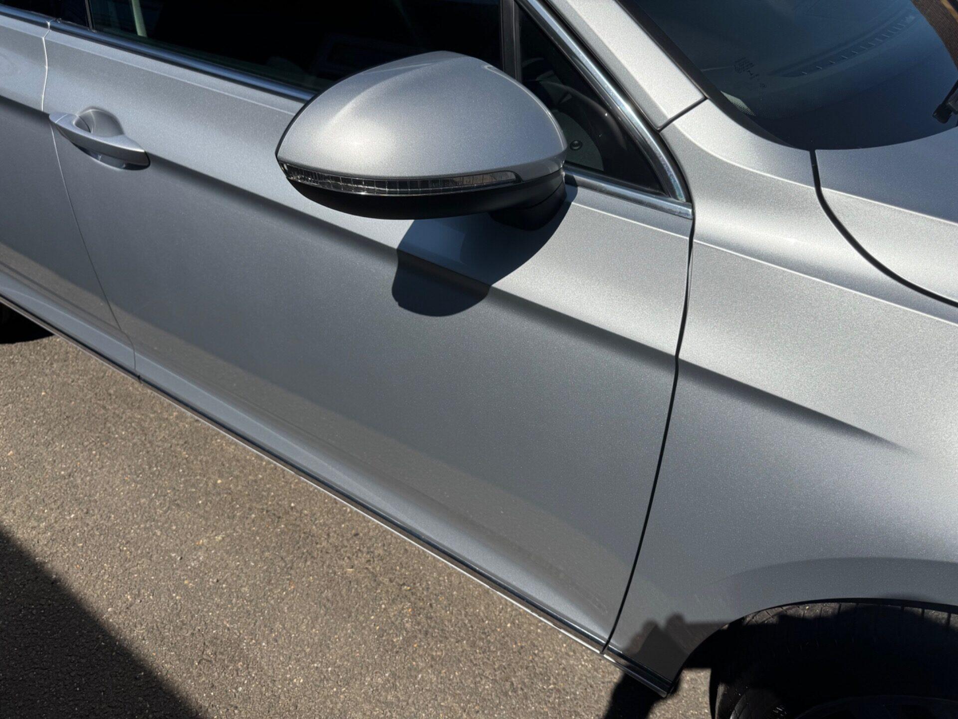 Volkswagen Passat view 17