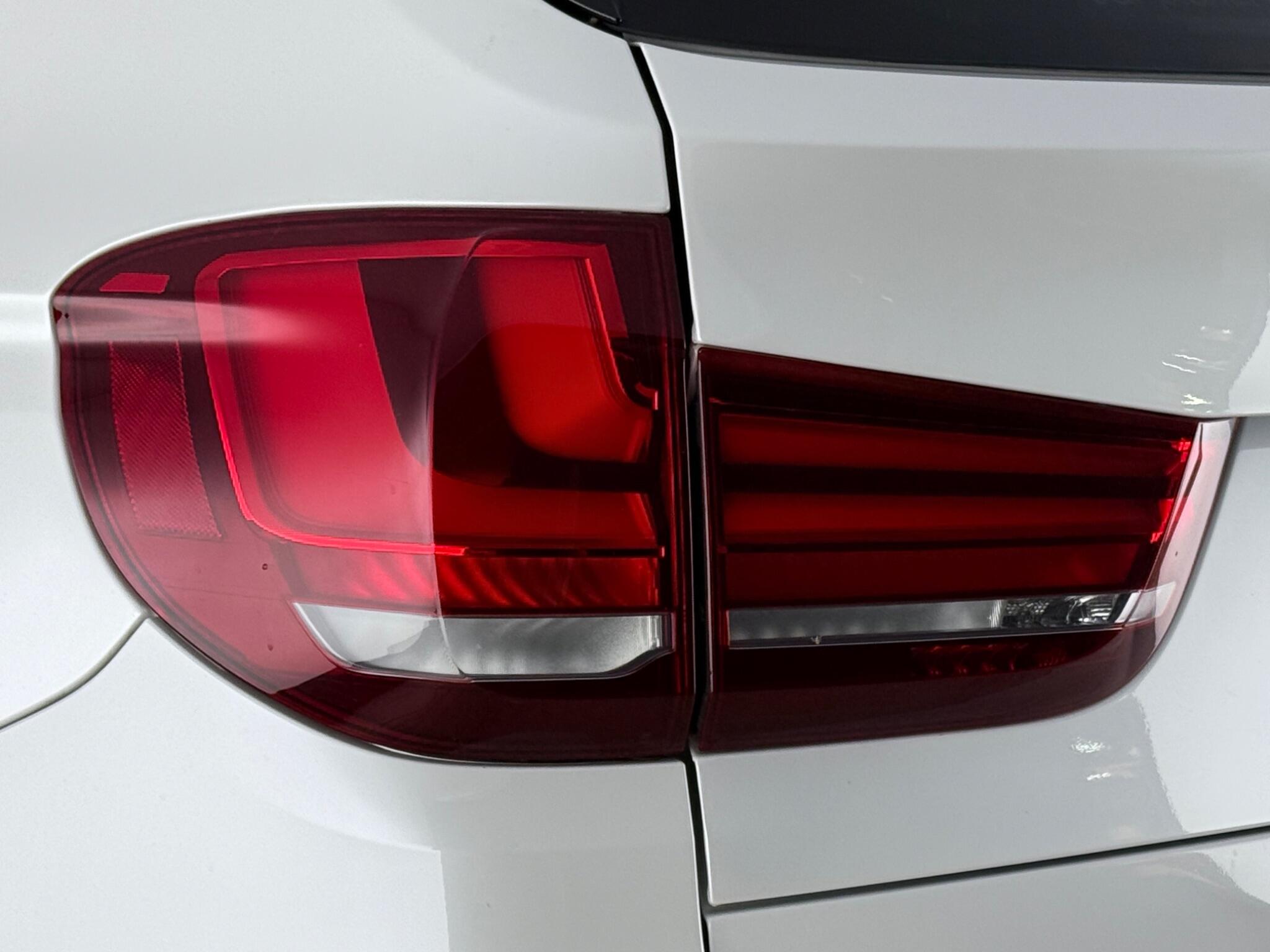 BMW X5 view 12