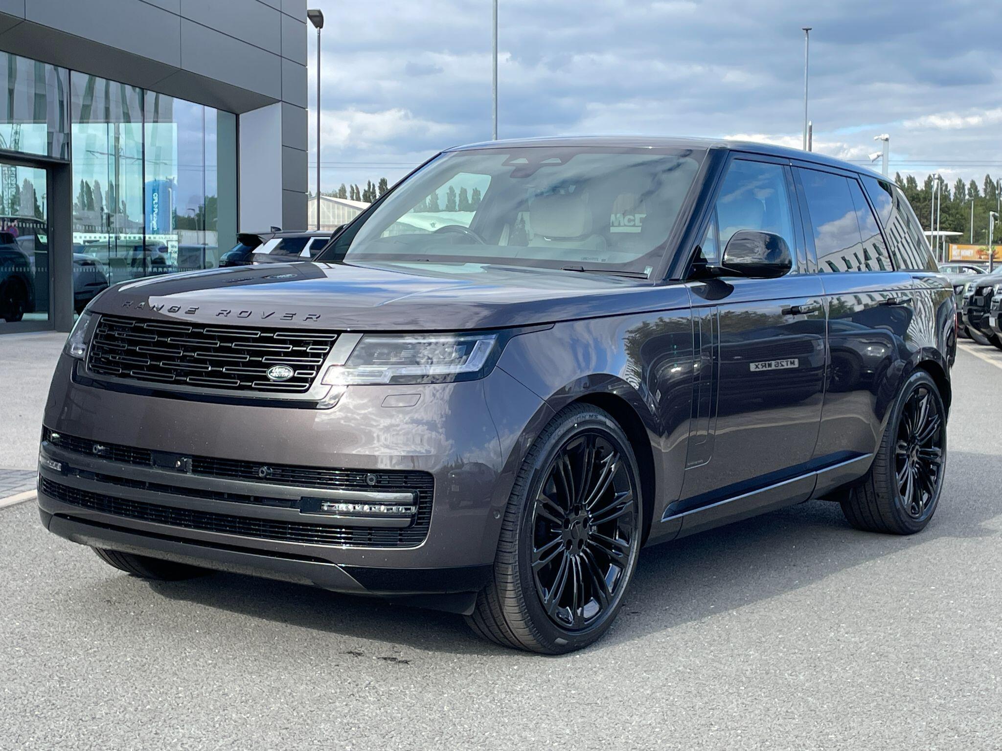 Land Rover Range Rover view 3