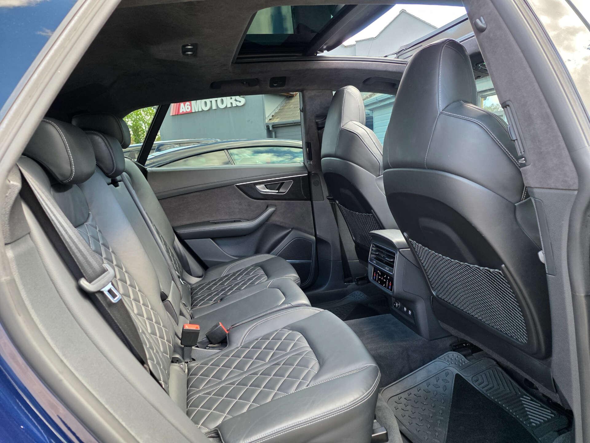 Audi Q8 view 22