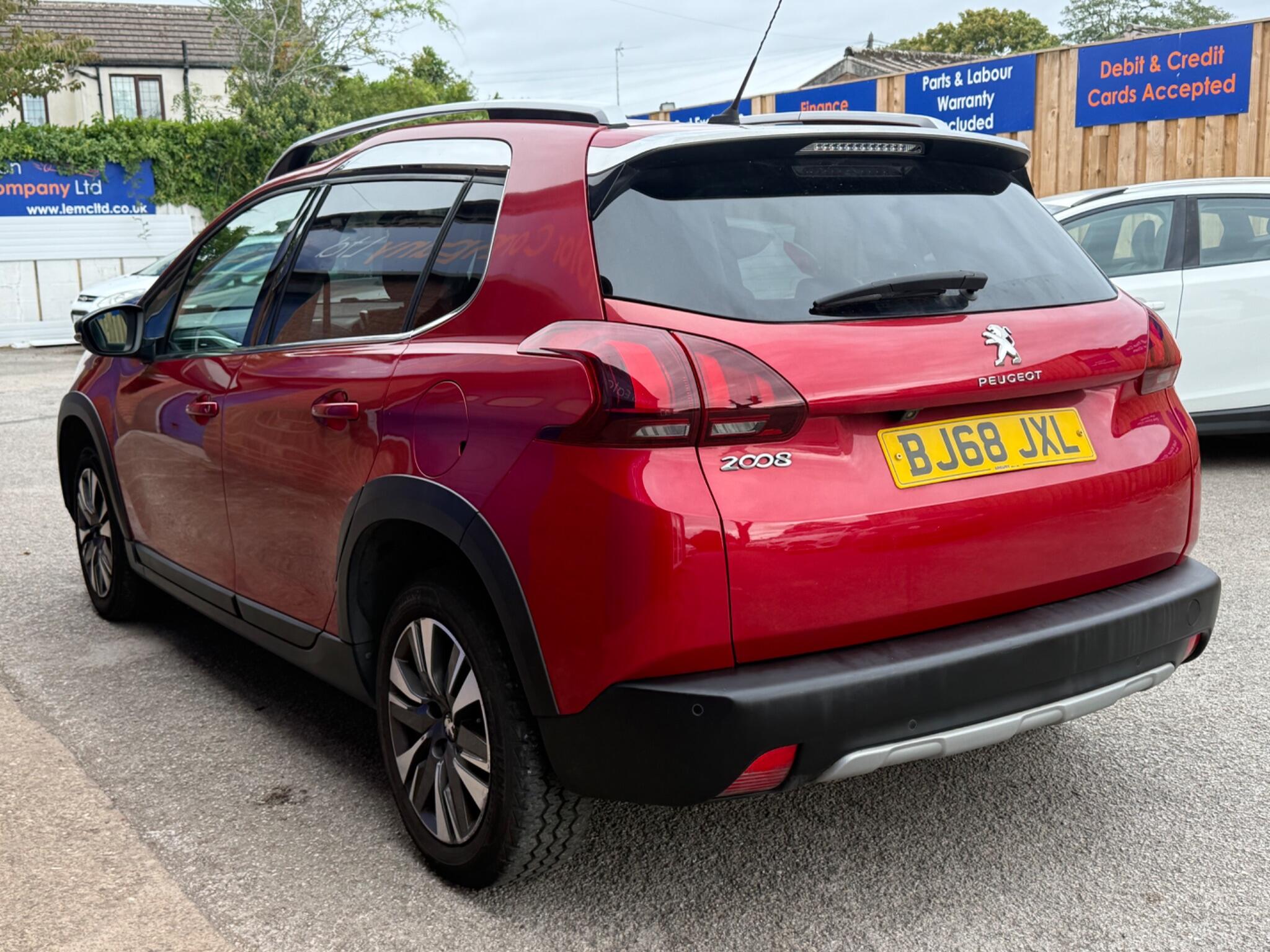 Peugeot 2008 view 2