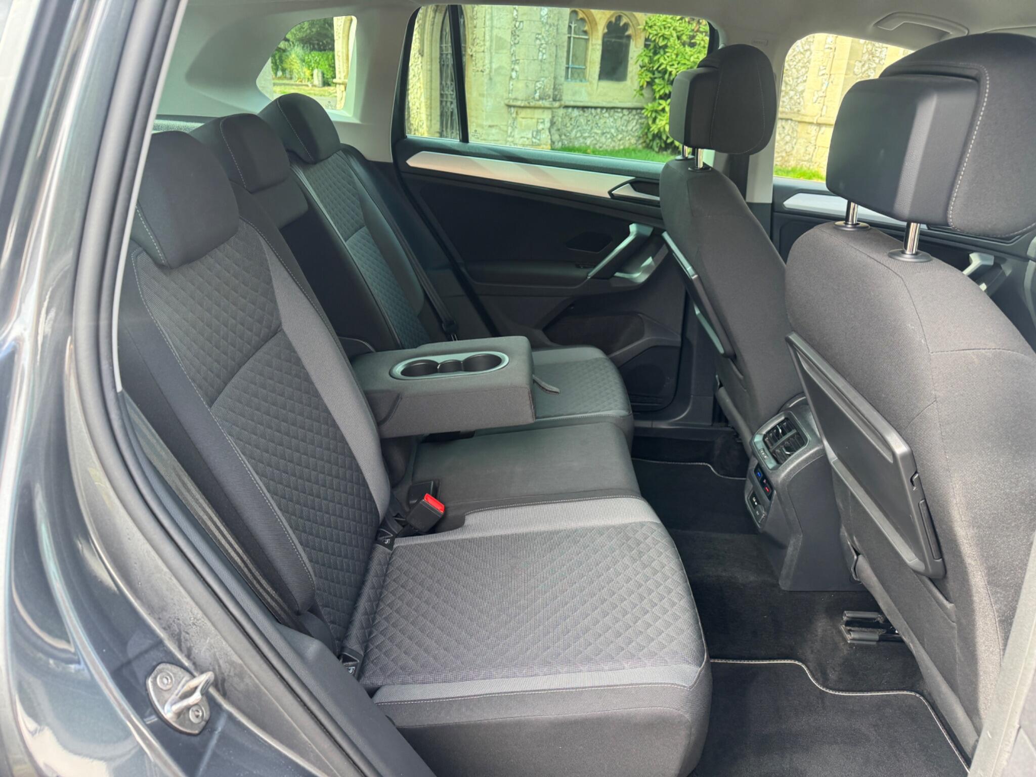 Volkswagen Tiguan view 37