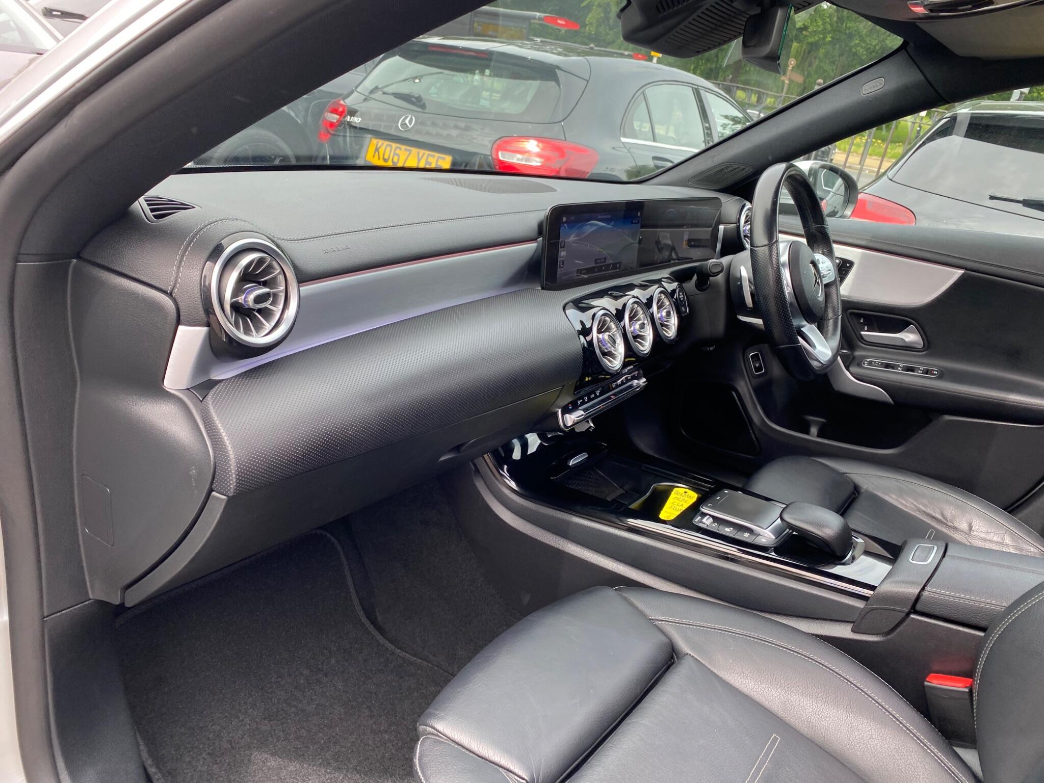 Mercedes-Benz Cla view 39