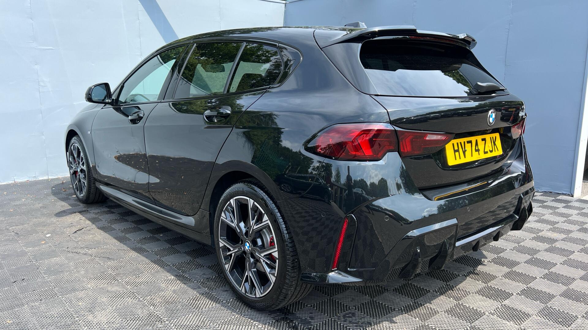 BMW 1 Series view 30