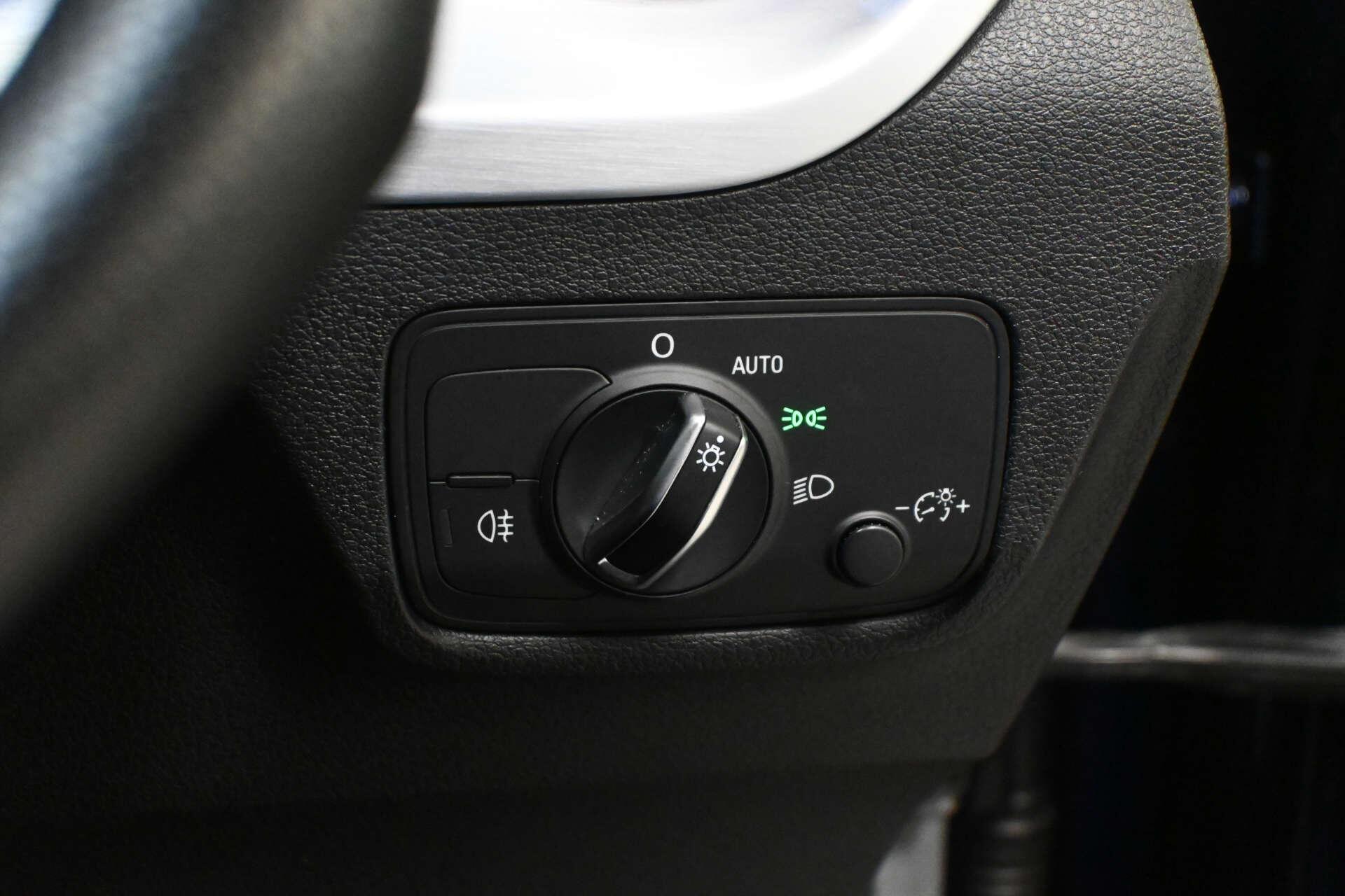 Audi Q2 view 54