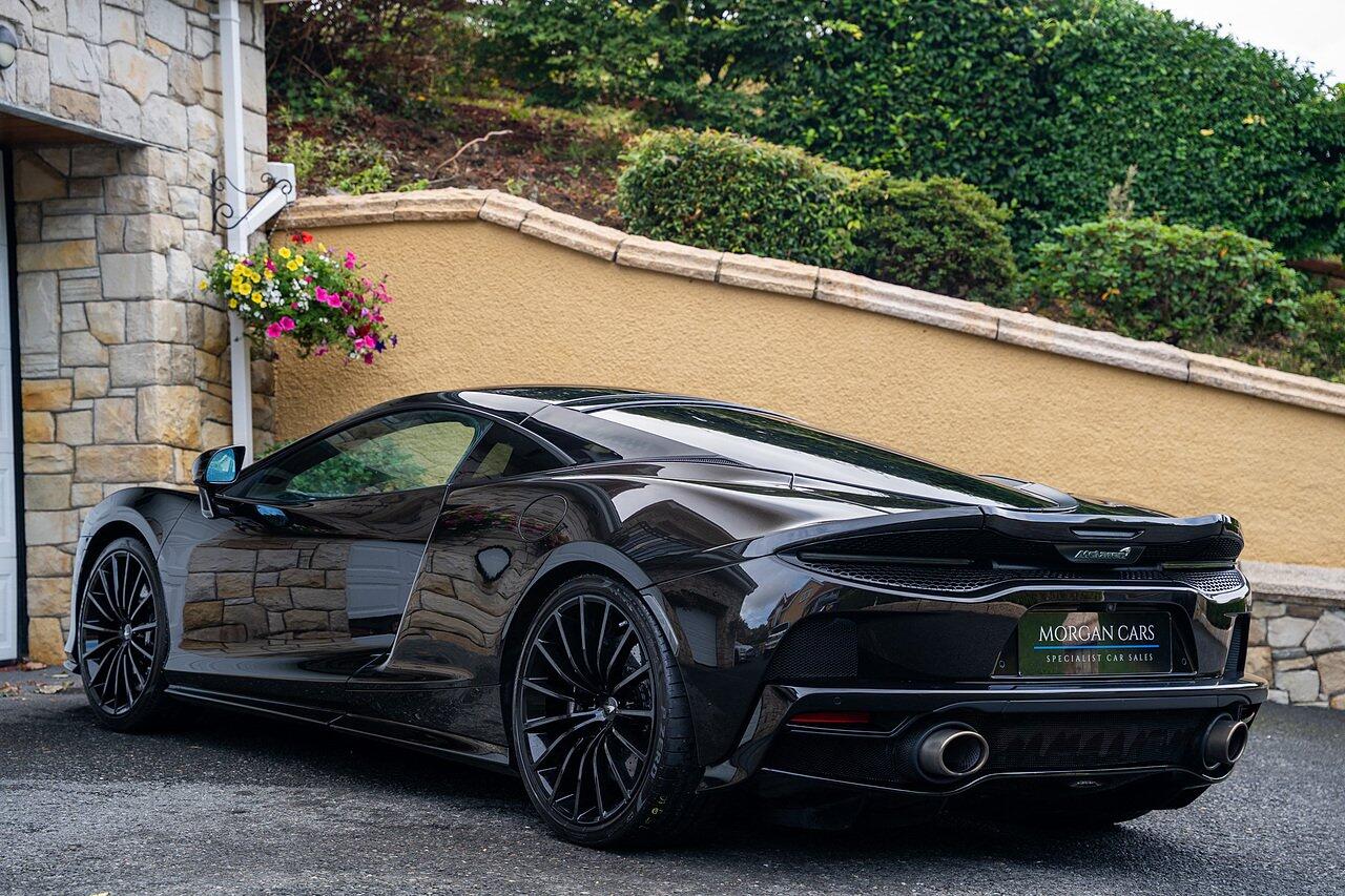 McLaren GT view 9