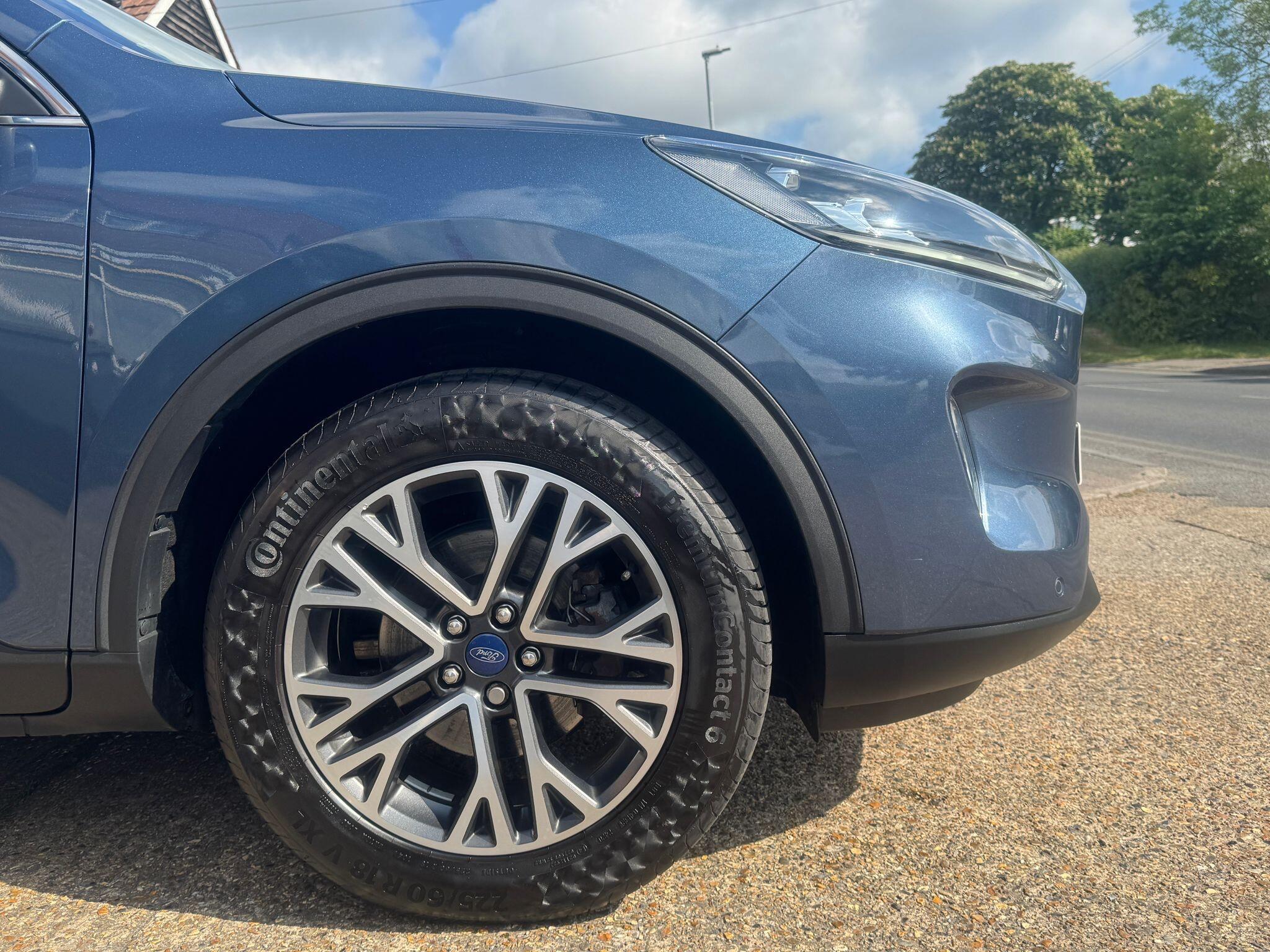 Ford Kuga view 50