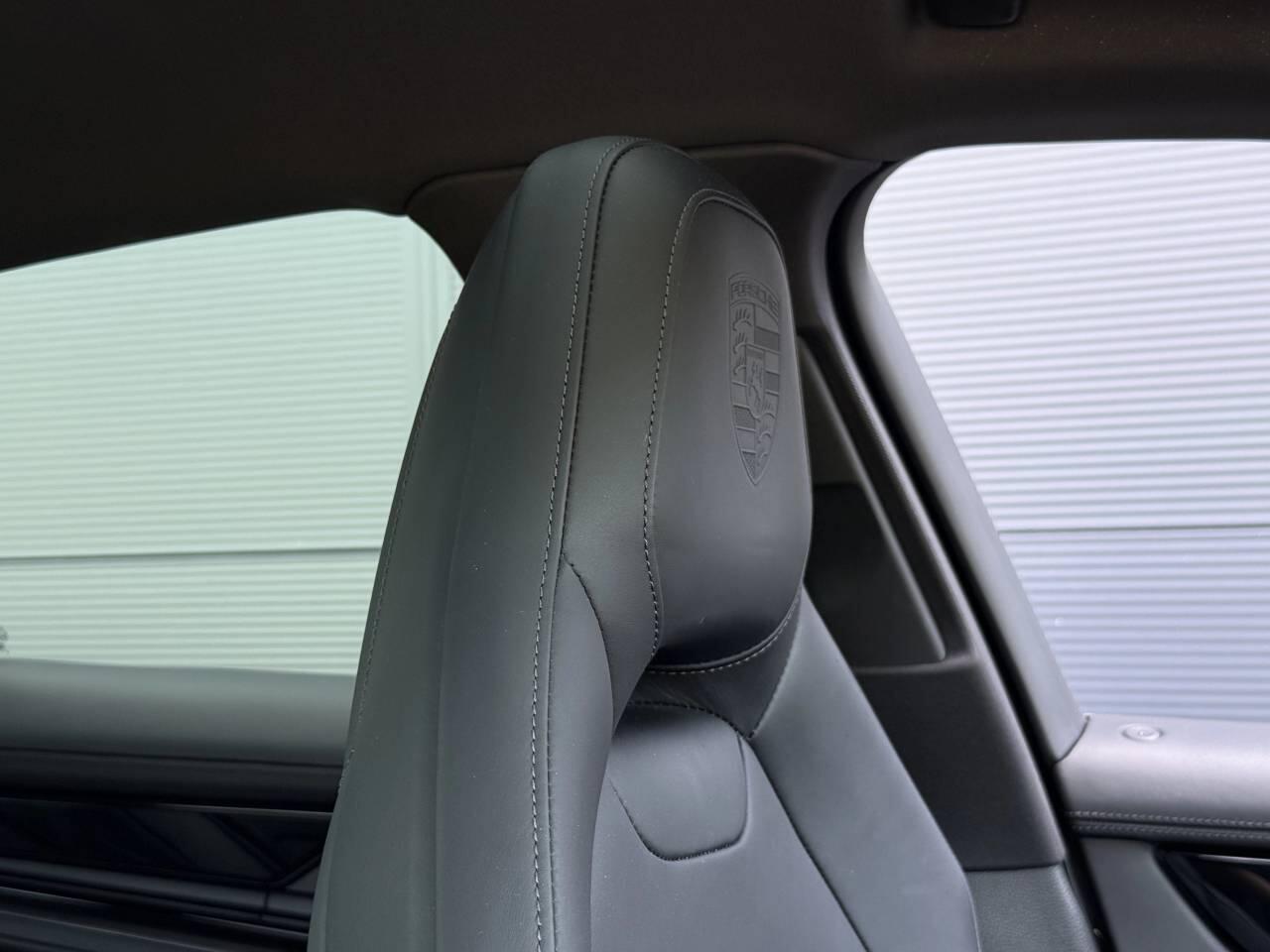 Porsche Panamera view 11
