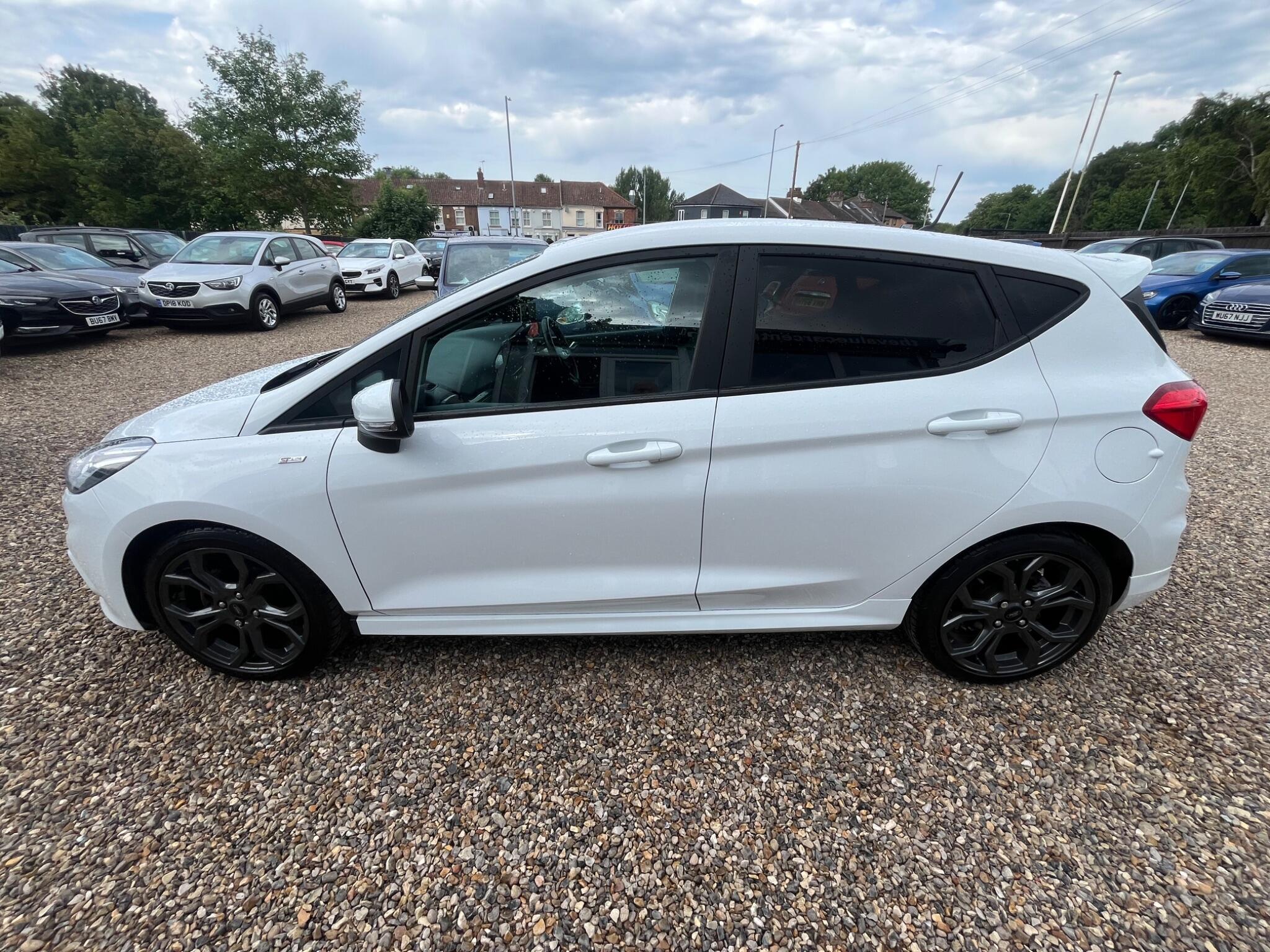 Ford Fiesta view 9