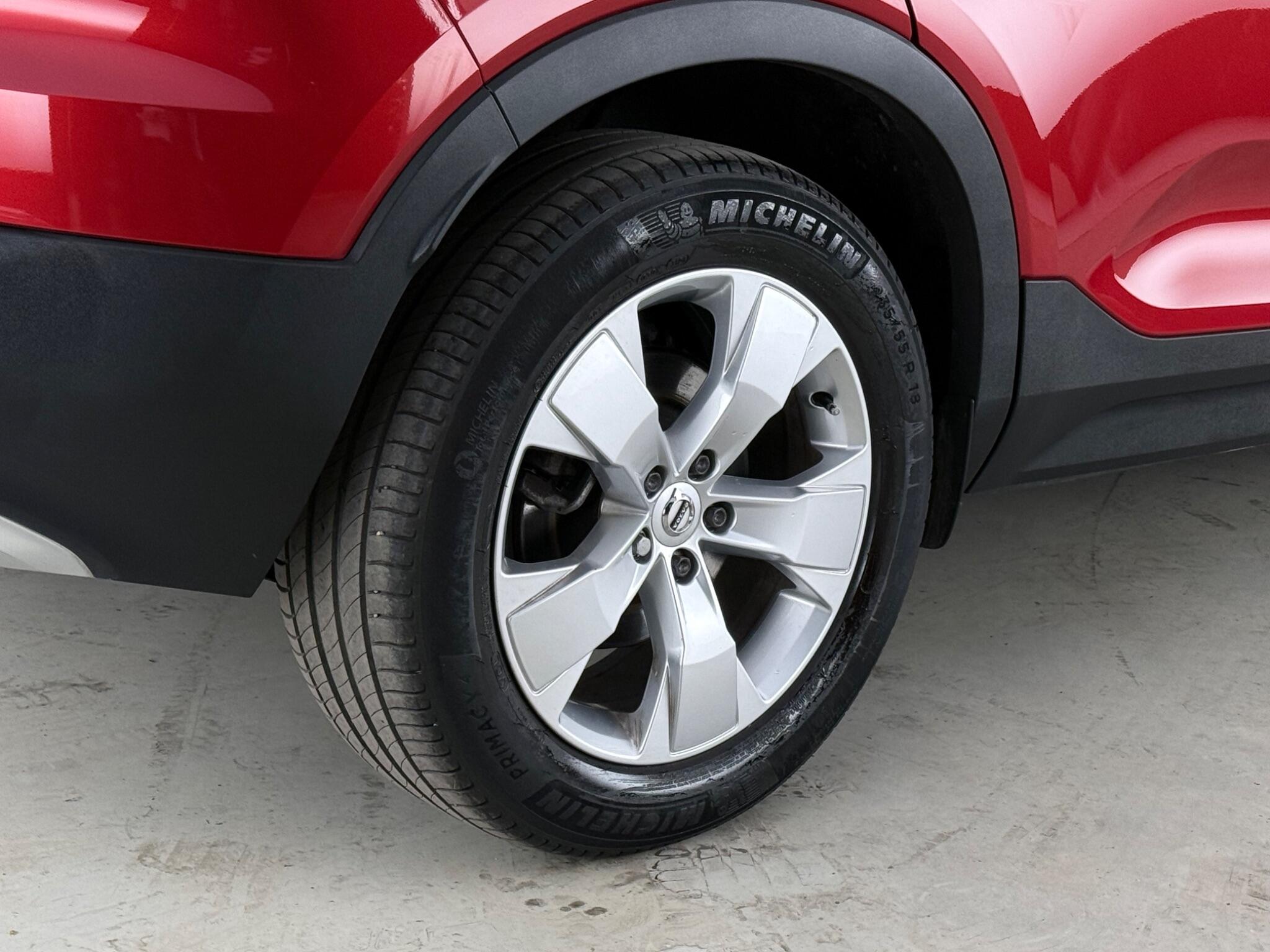 Volvo XC40 view 12