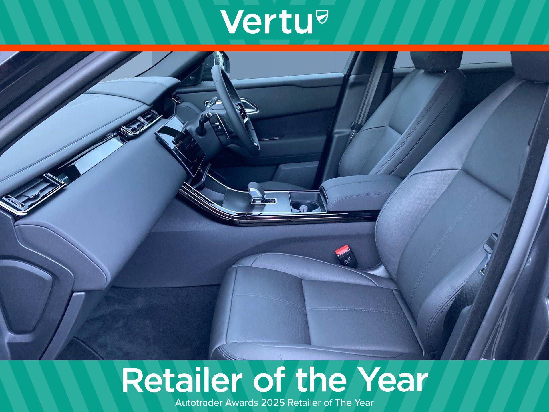 Land Rover Range Rover Velar view 3