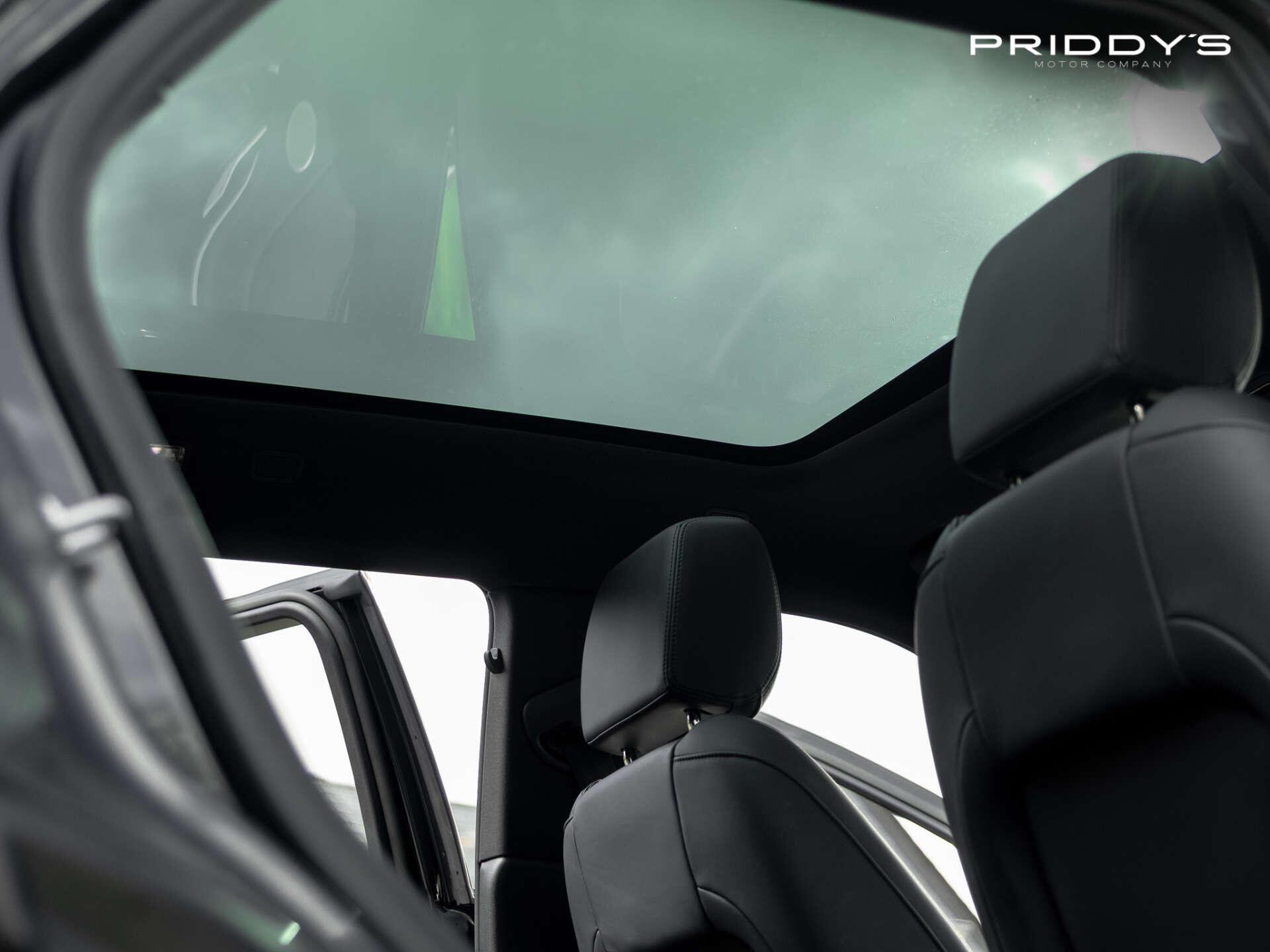 Land Rover Range Rover Evoque view 25