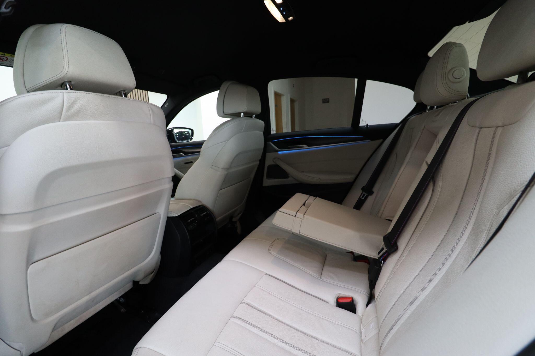 BMW 5 Series view 12