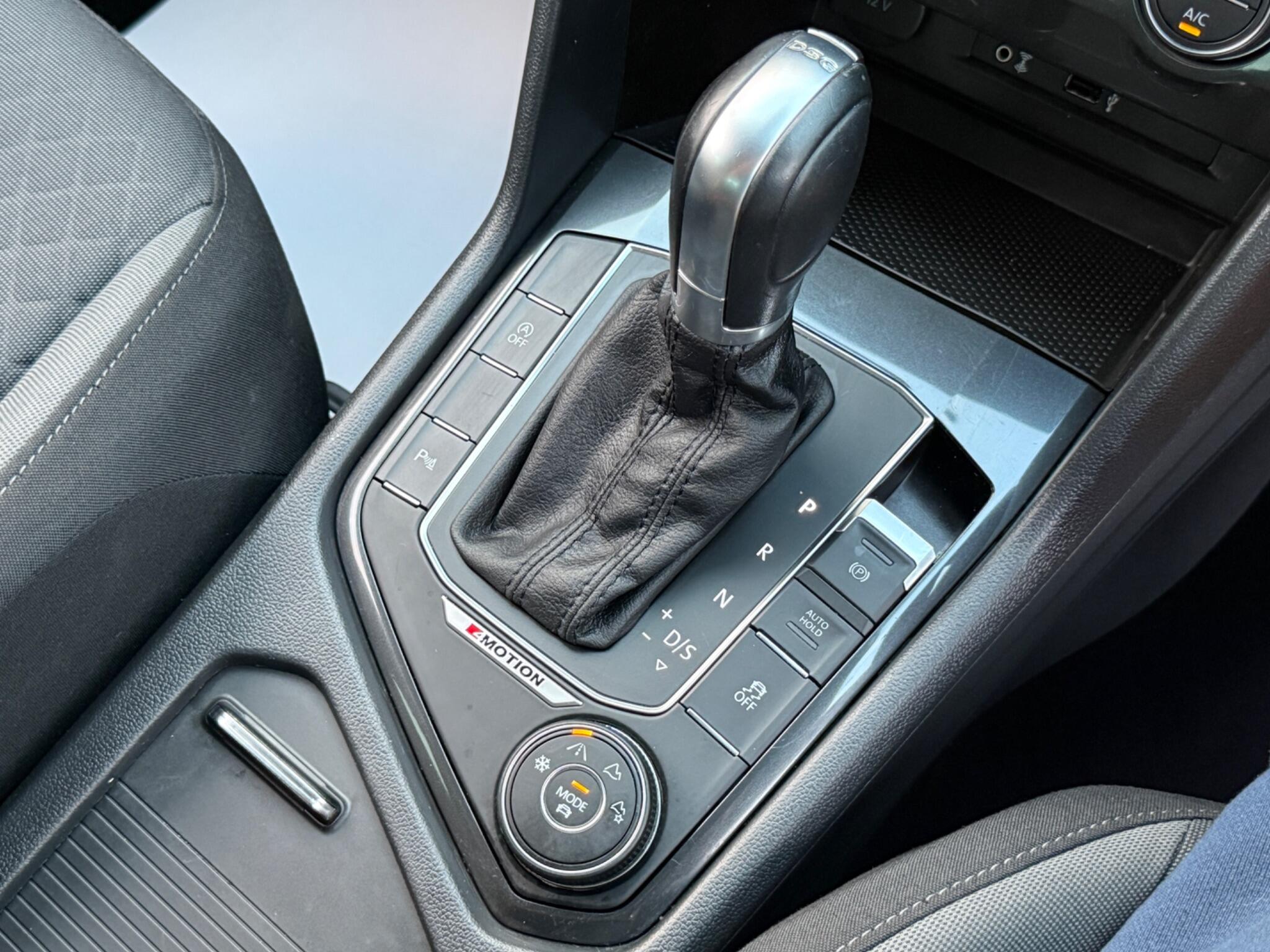 Volkswagen Tiguan - Image 63
