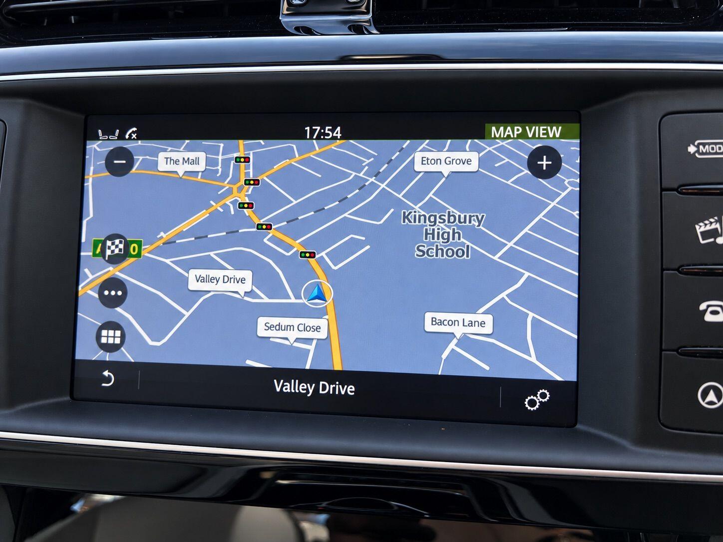 Jaguar Xe view 17
