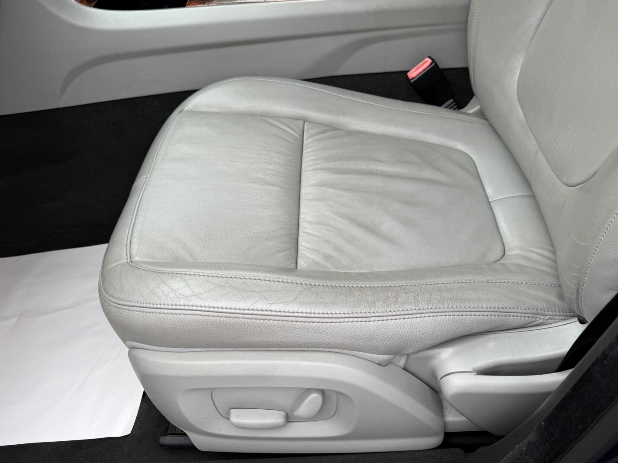 Jaguar XF - Image 44