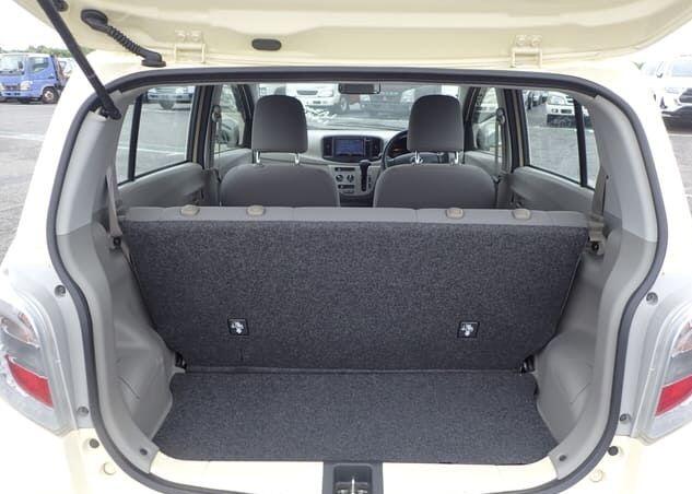 Toyota Yaris view 11