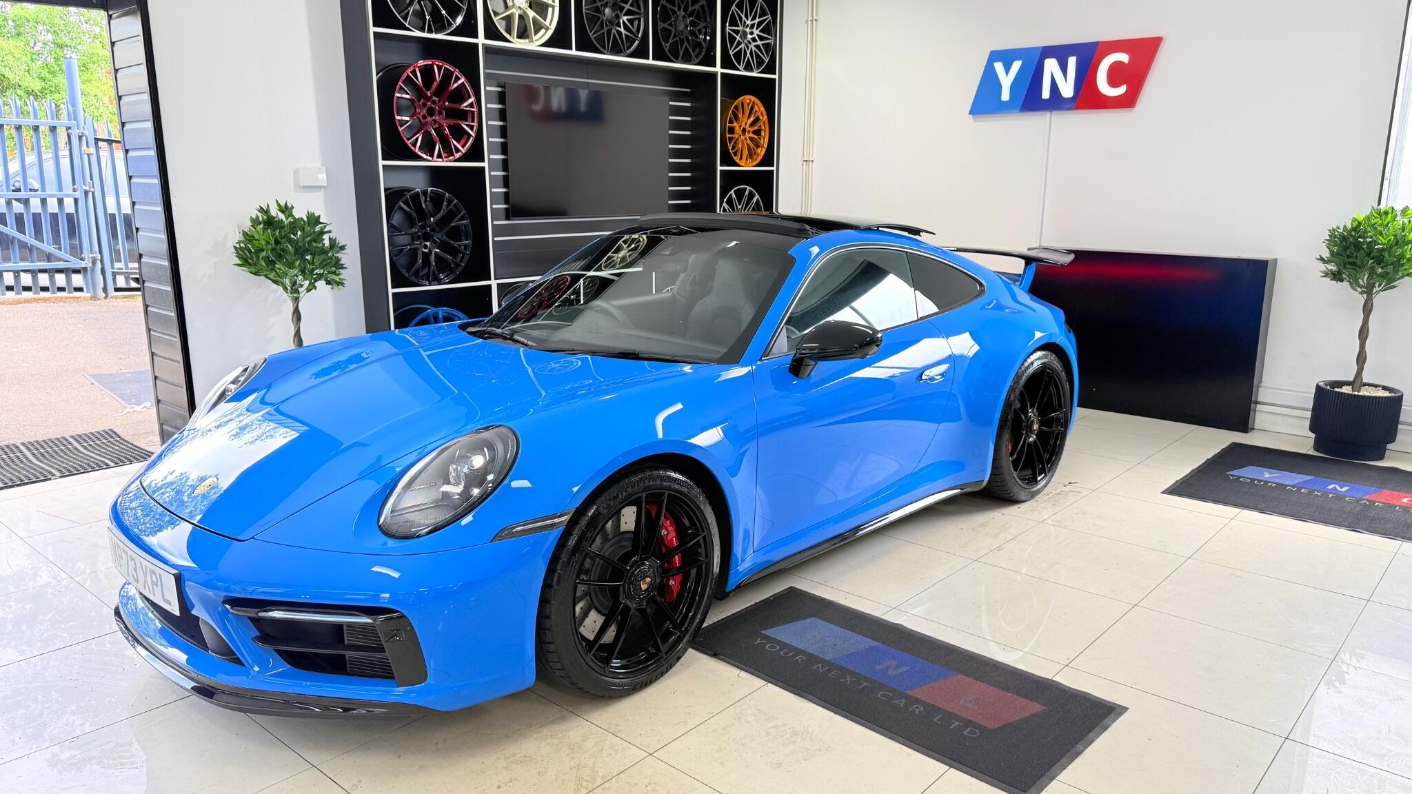 Porsche 911 view 15
