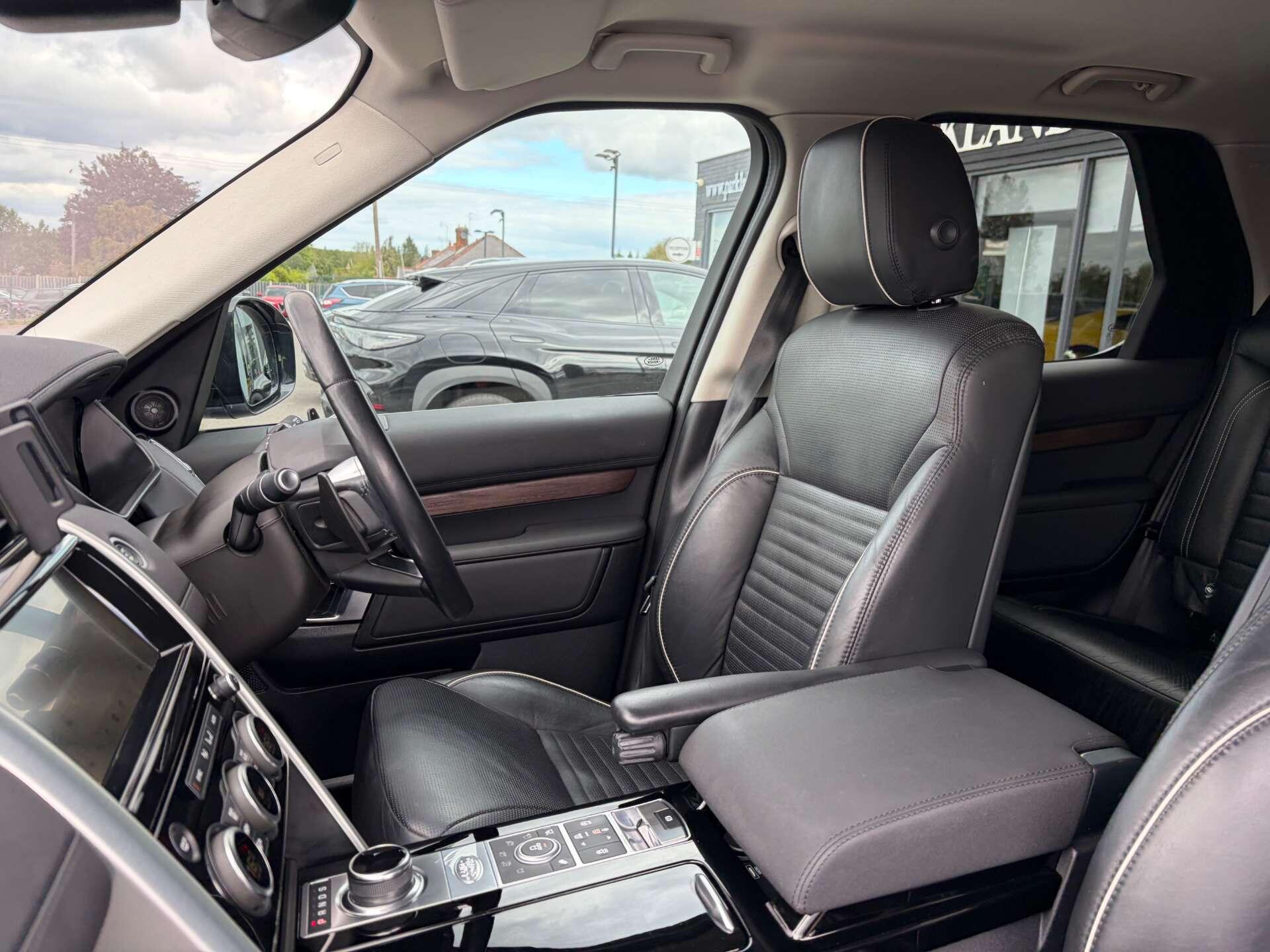 Land Rover Discovery 3 view 19