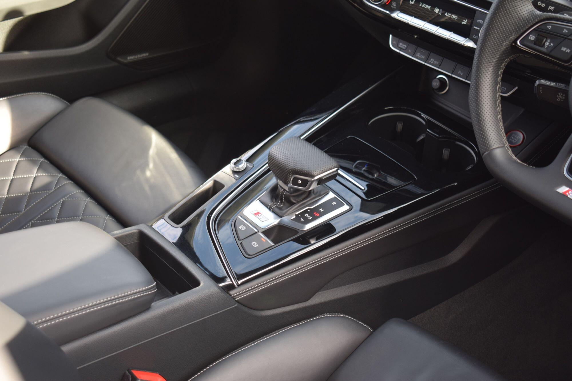 Audi S5 view 7