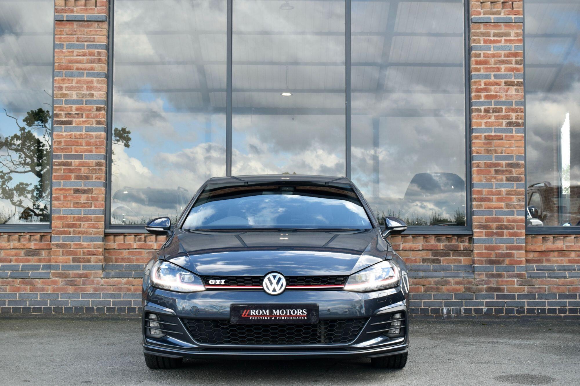 Volkswagen Golf view 4