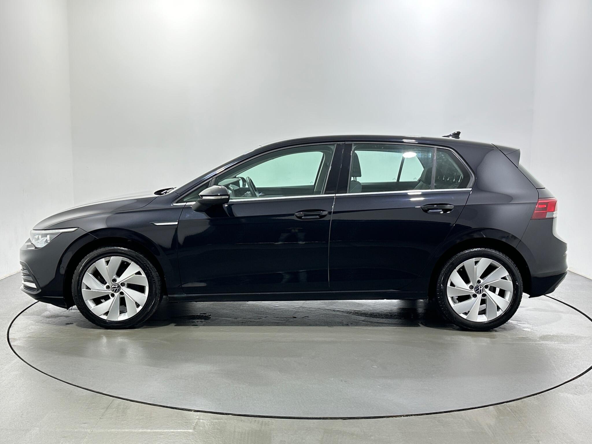Volkswagen Golf view 5