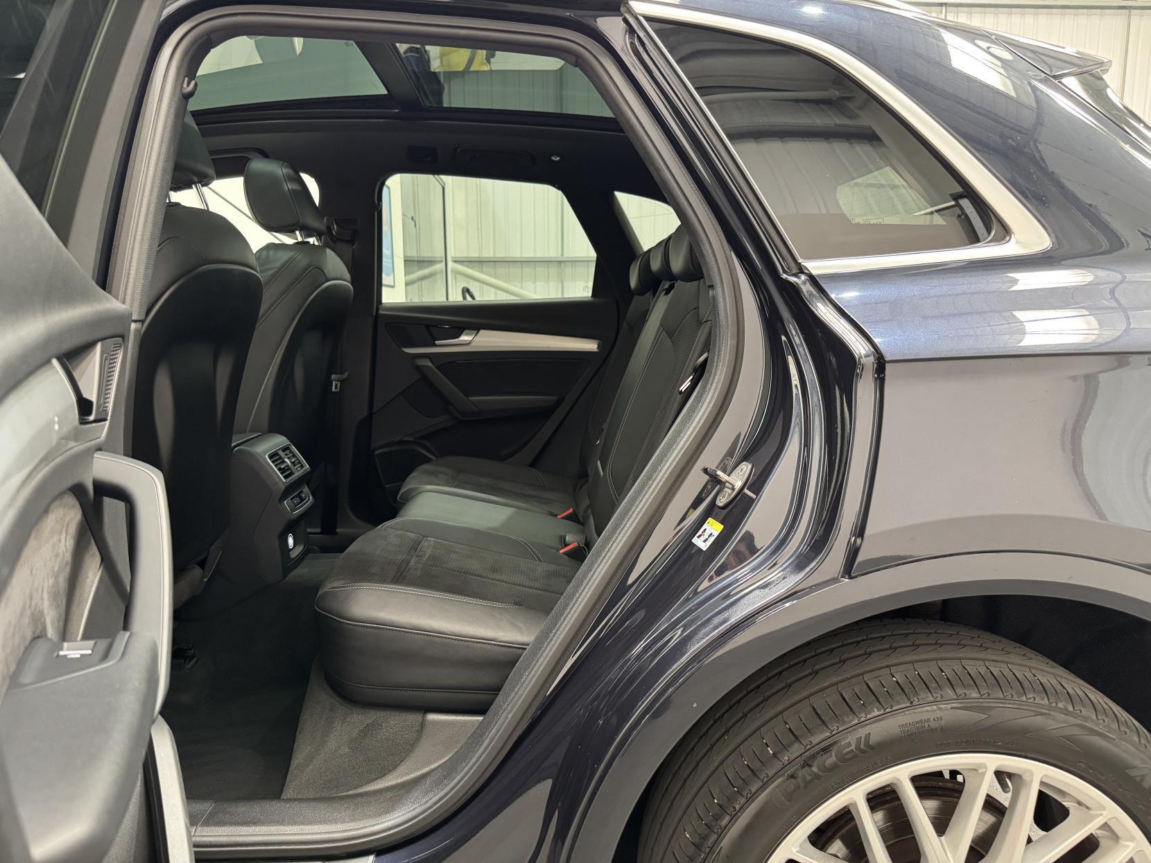 Audi Q5 view 56