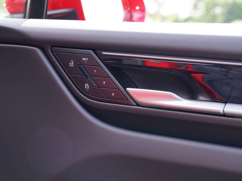 Porsche Macan view 57