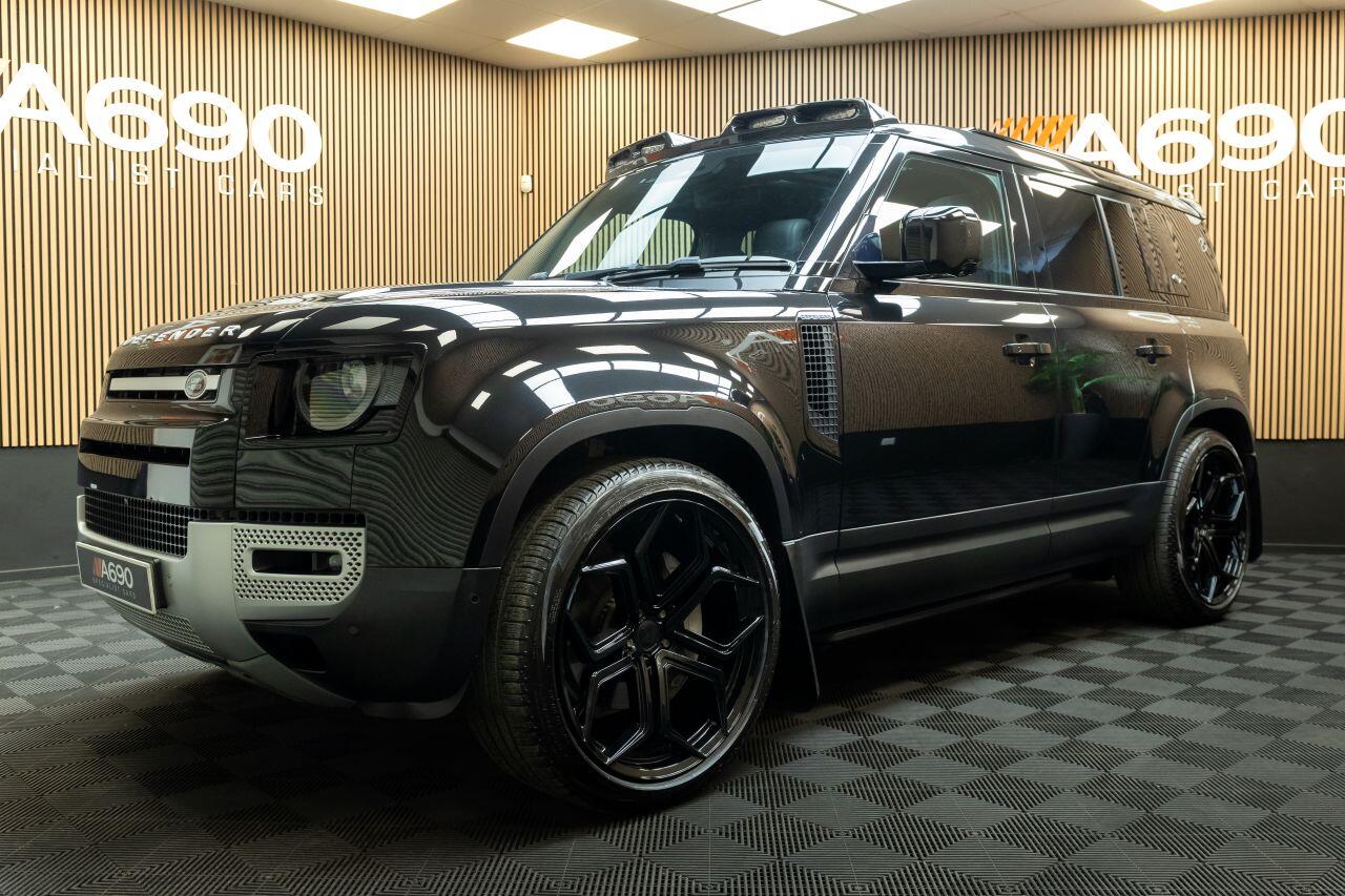 Land Rover Defender 110 view 3