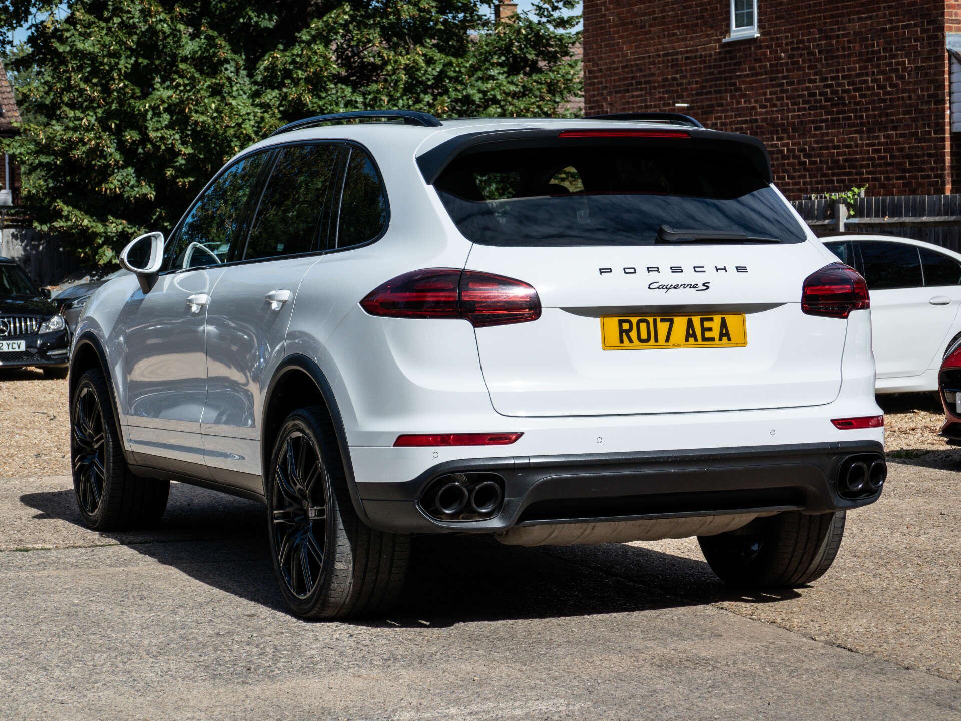 Porsche Cayenne view 13