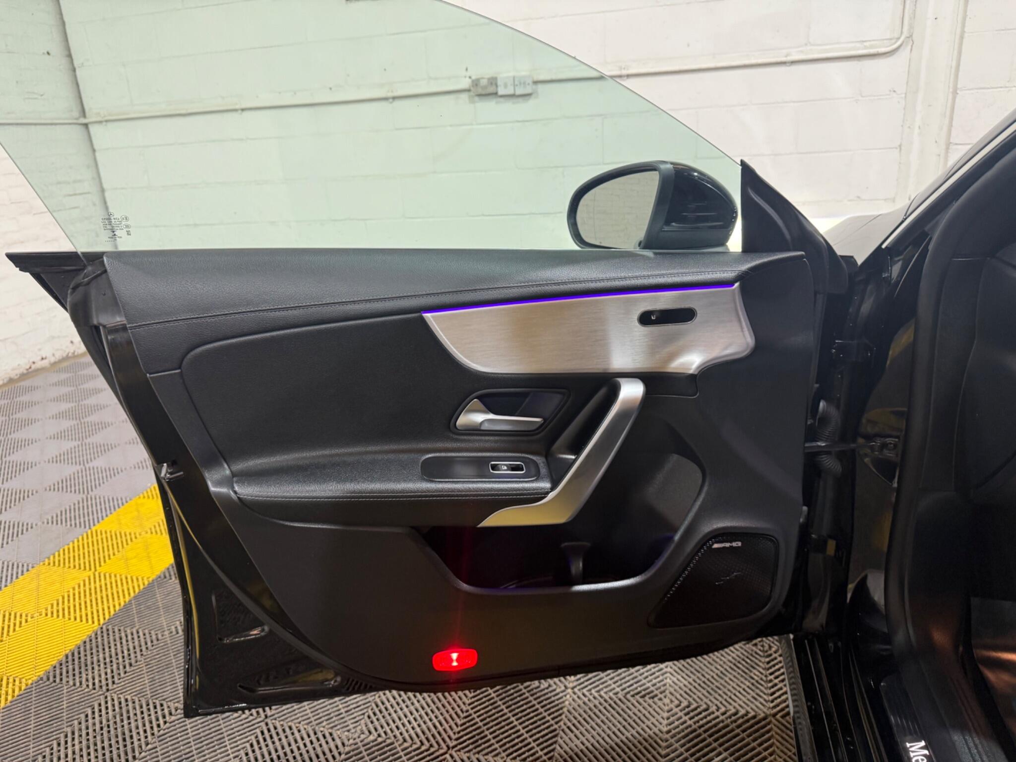 Mercedes-Benz Cla view 42