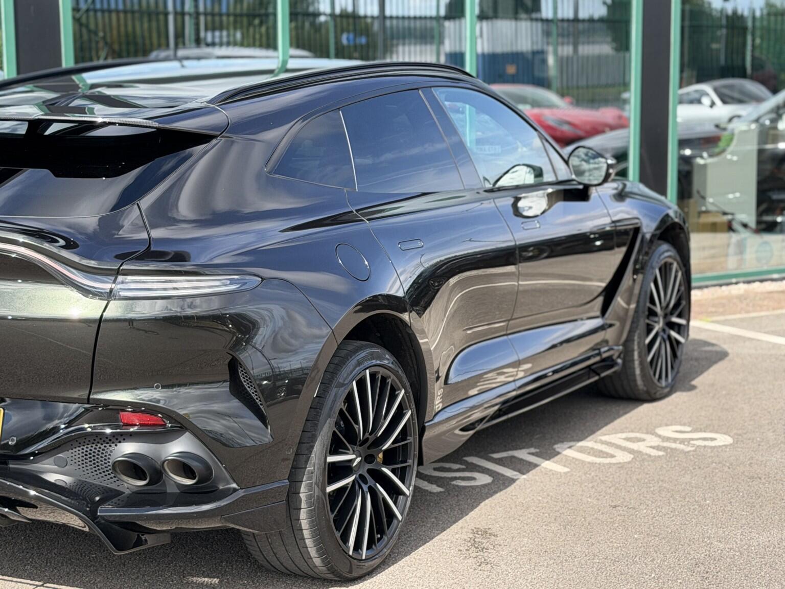 Aston Martin DBX view 42