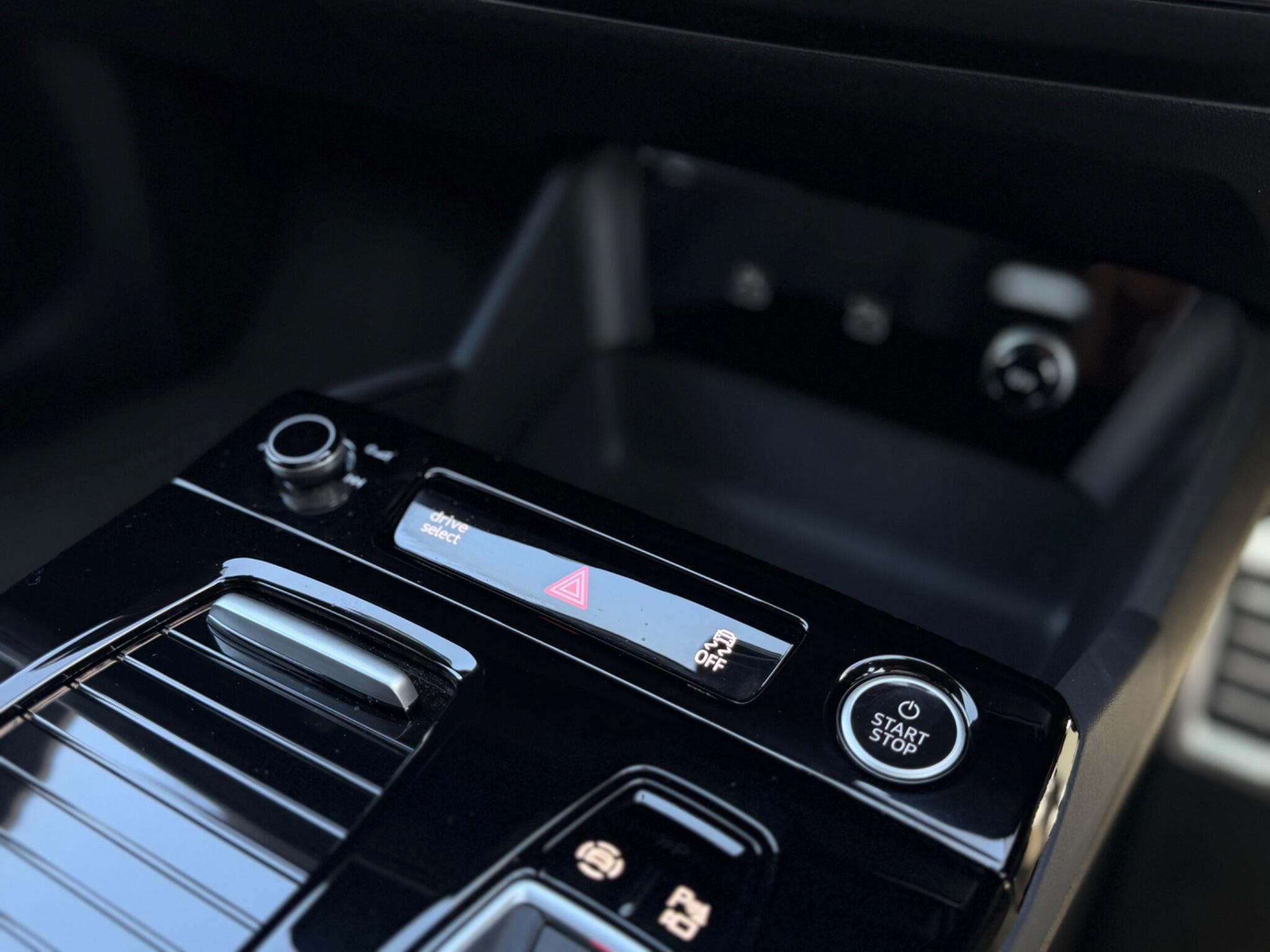 Audi E-Tron view 35
