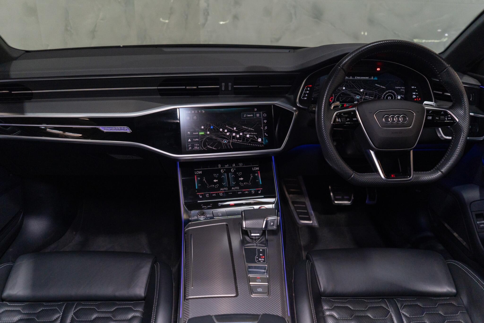 Audi RS7 view 11
