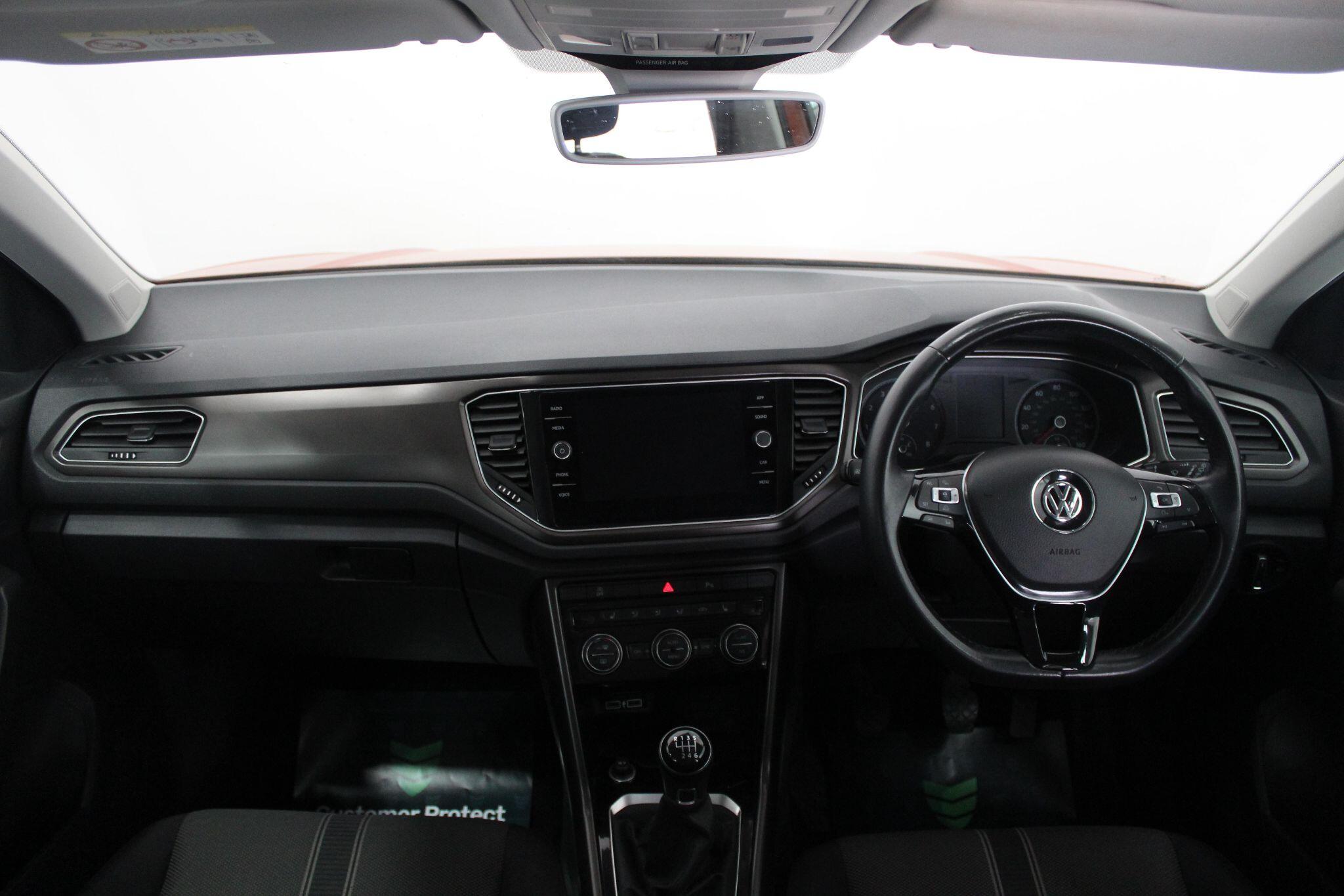 Volkswagen T-Roc view 28