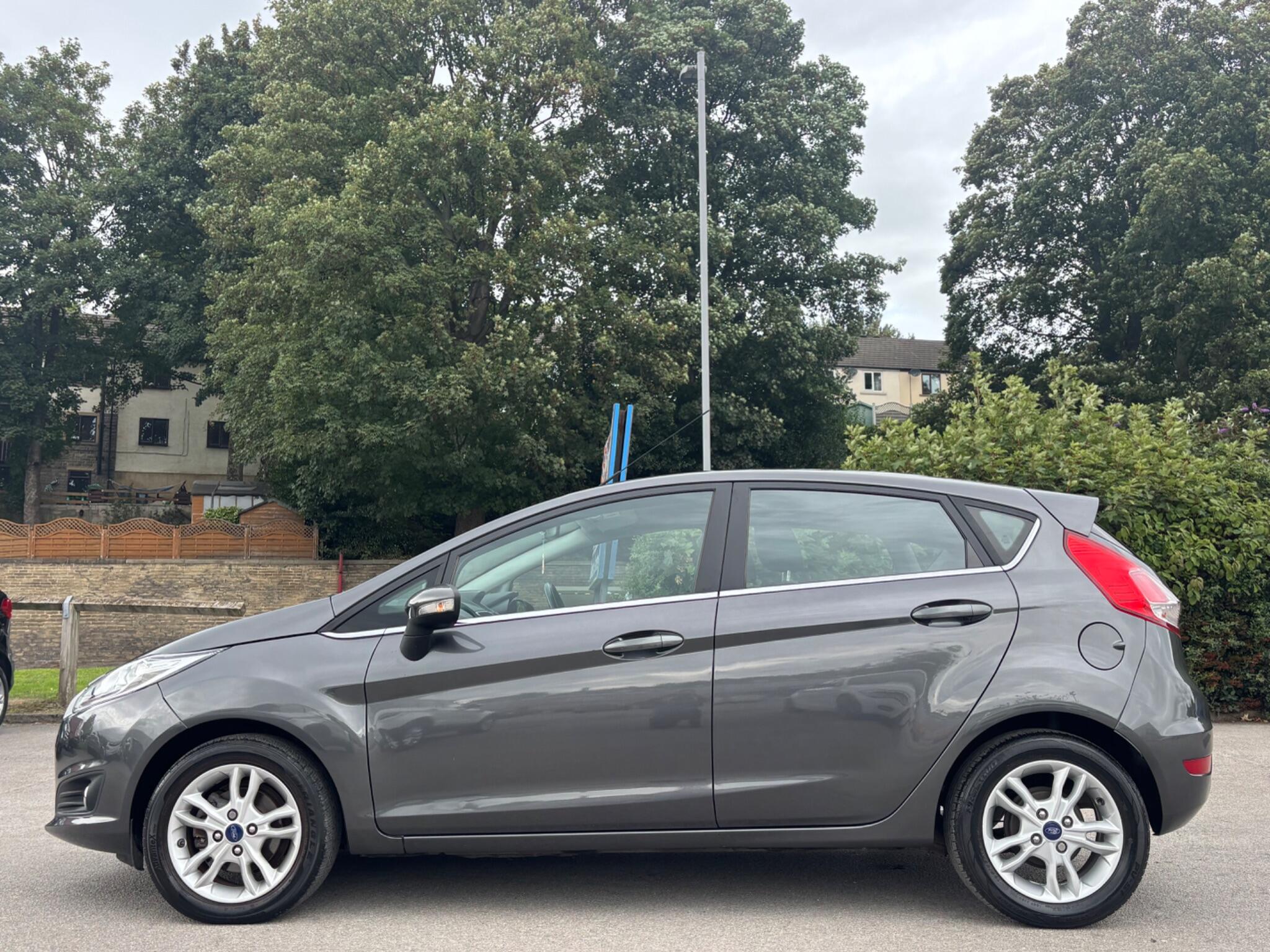 Ford Fiesta view 5