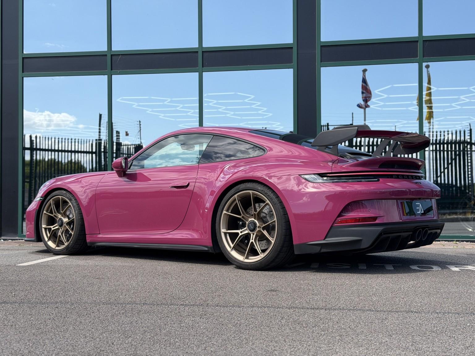 Porsche 911 view 26