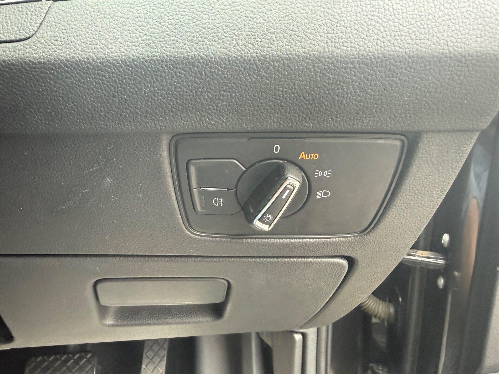 Volkswagen Passat view 33