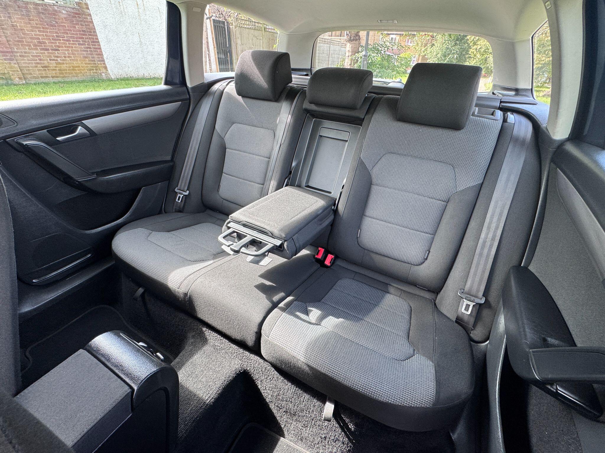 2011 Volkswagen Passat image 20
