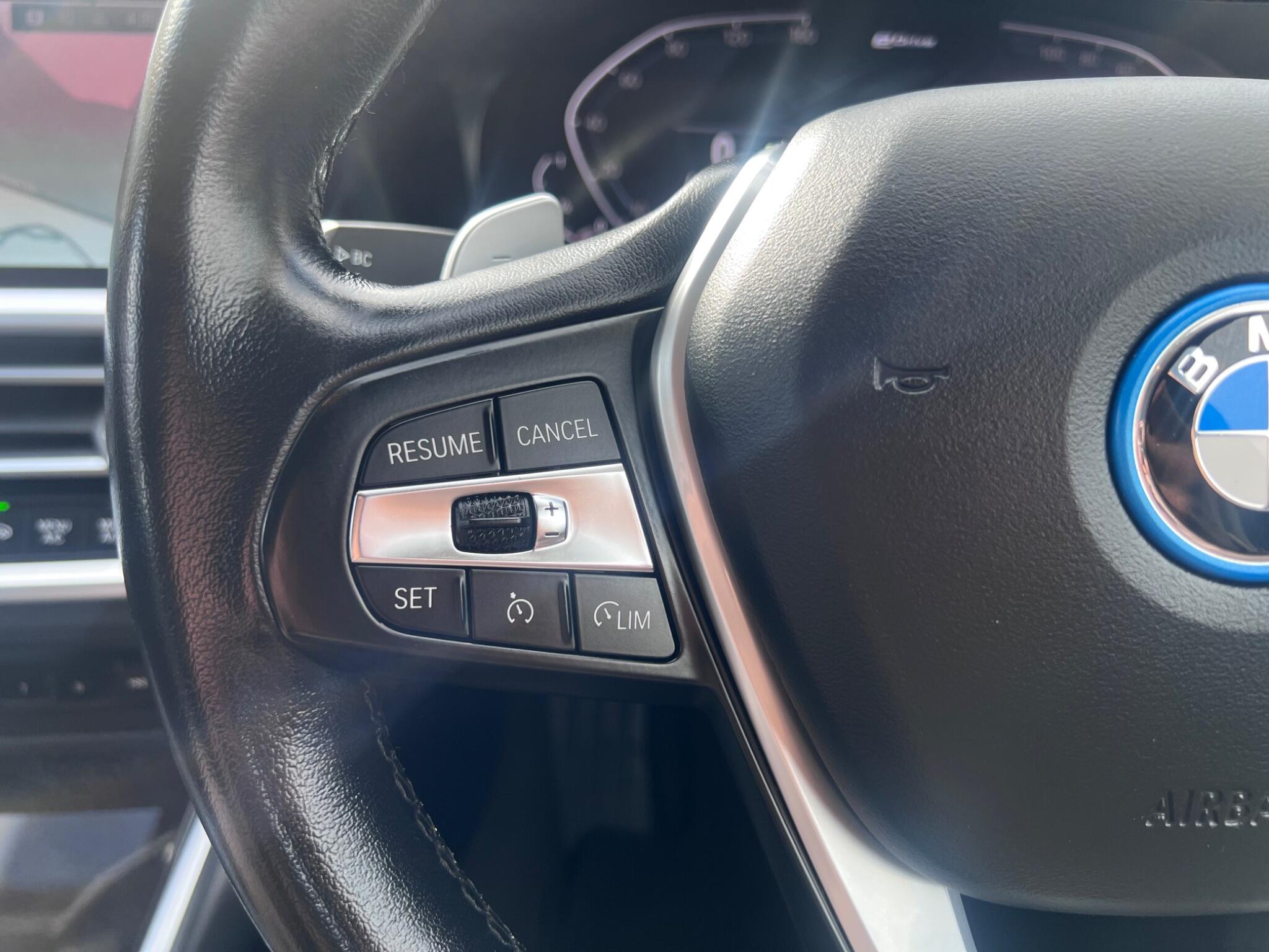 BMW 3 Series view 21