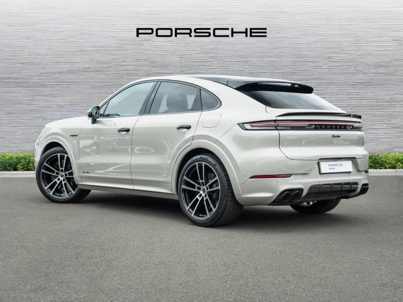 Porsche Cayenne view 3