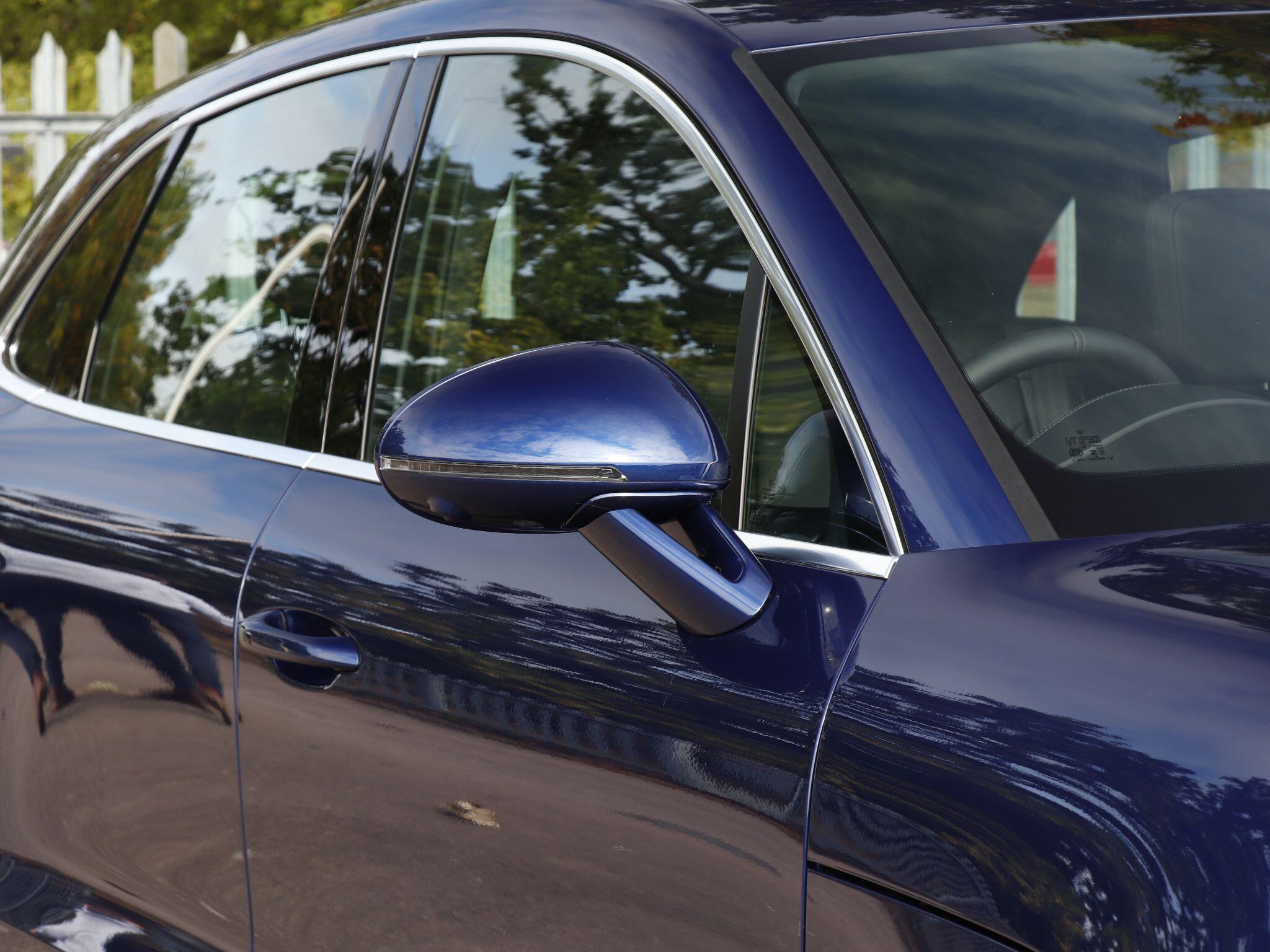 Porsche Macan view 30
