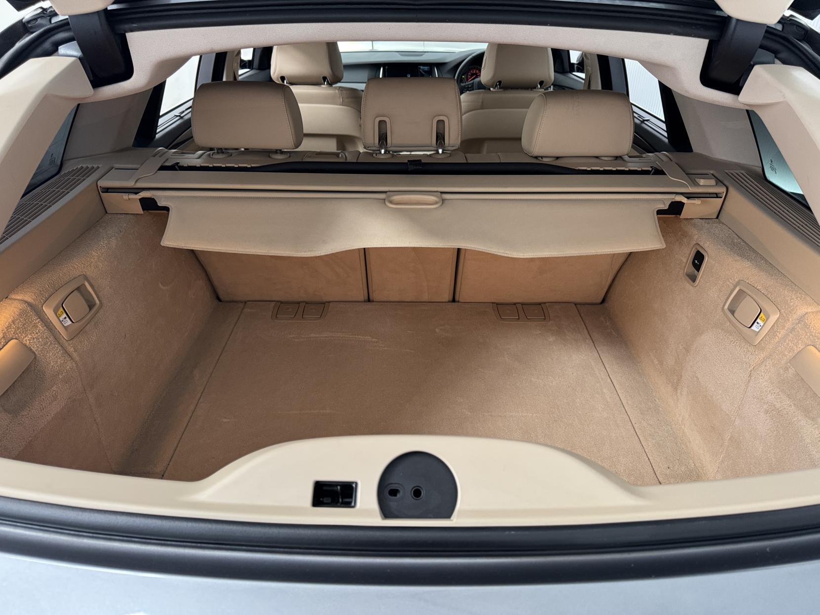 BMW 5 Series view 63