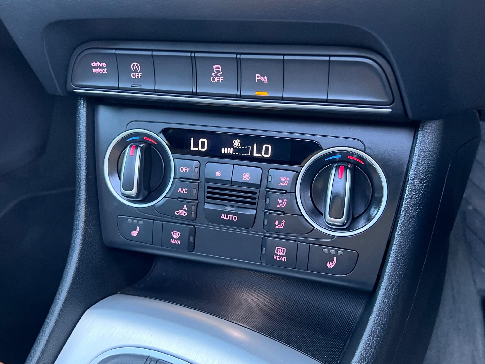 Audi Q3 view 26