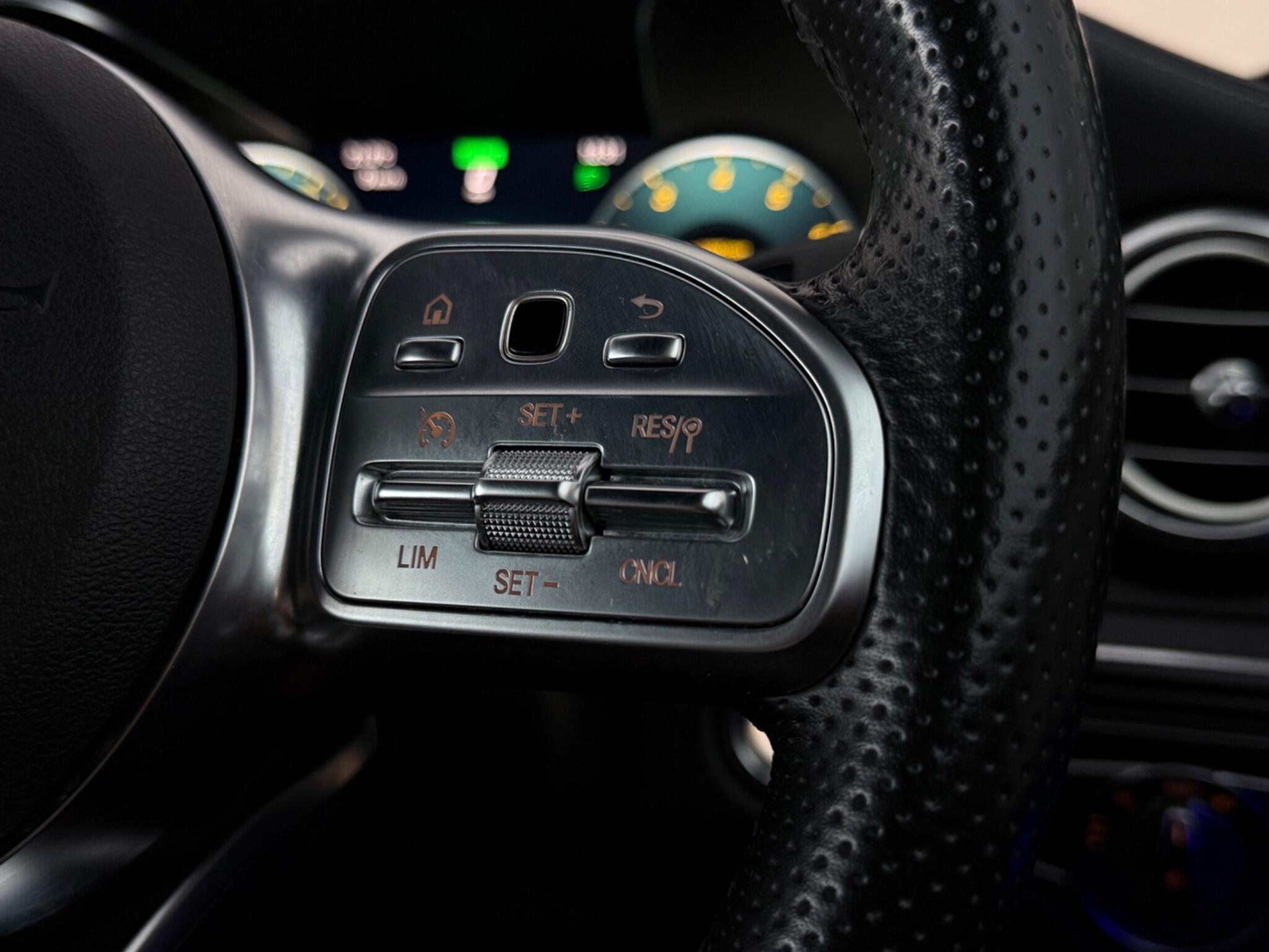 Mercedes-Benz C-Class view 18