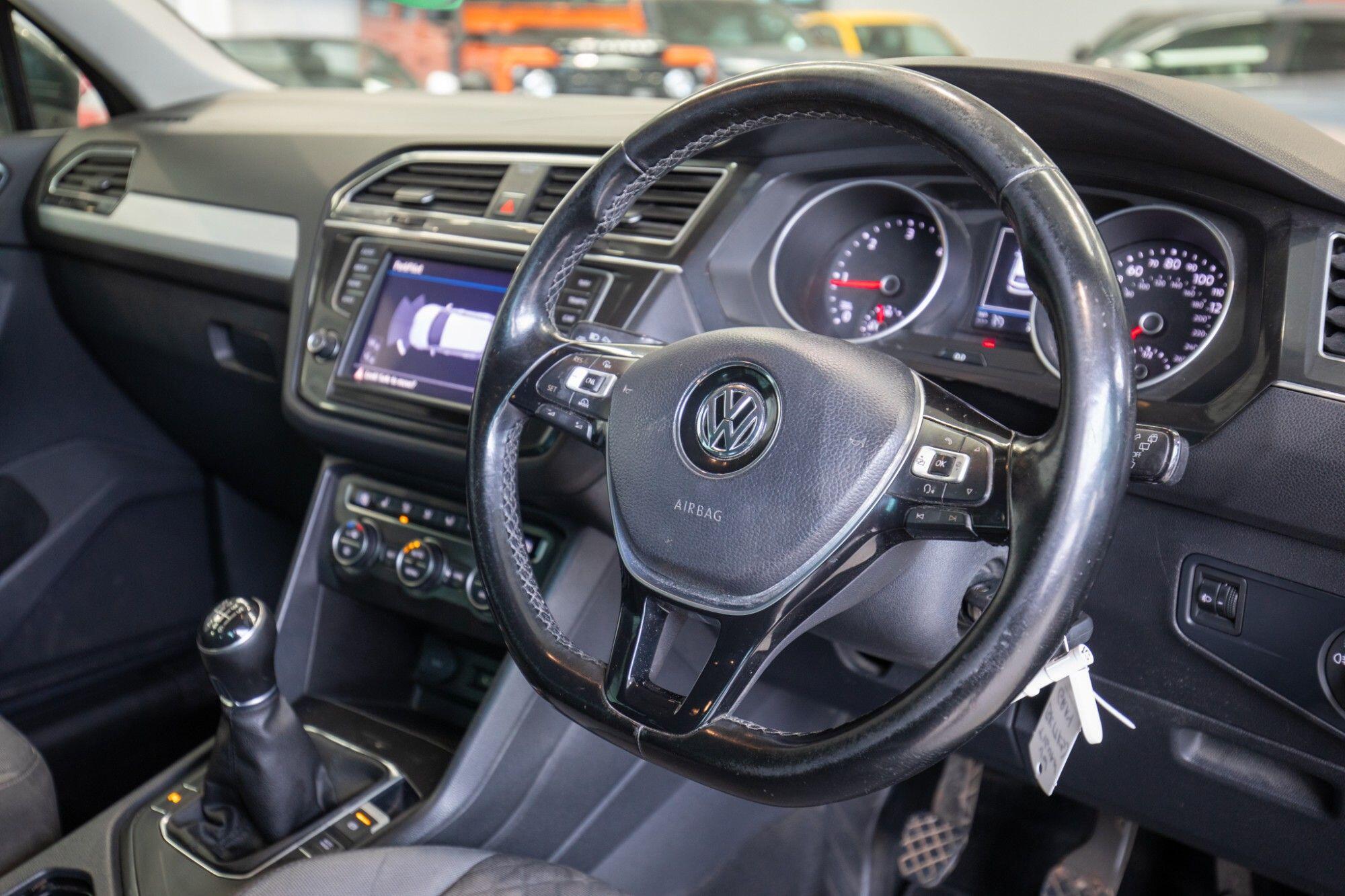 Volkswagen Tiguan view 2