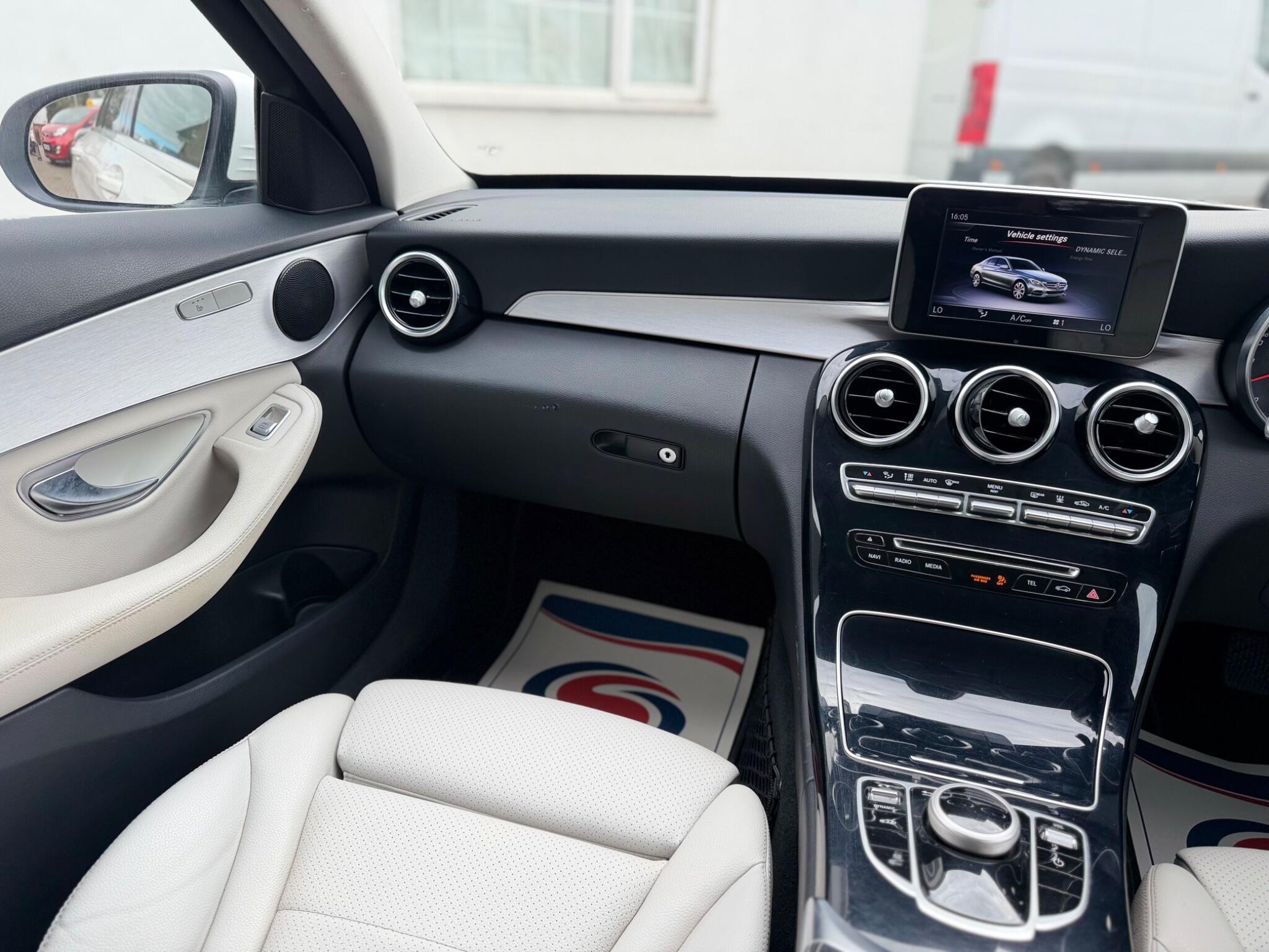 Mercedes-Benz C-Class view 19