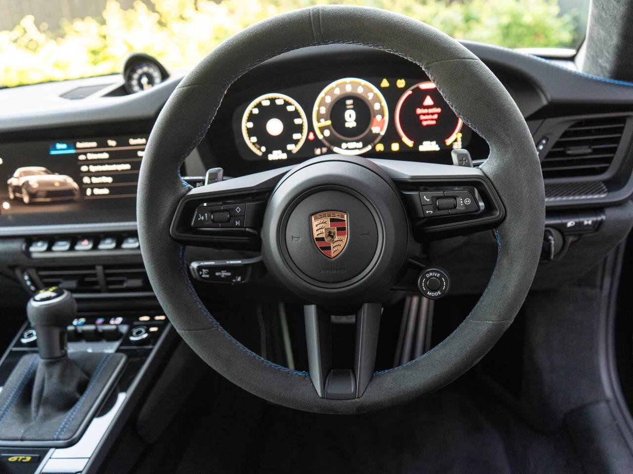 Porsche 911 view 18