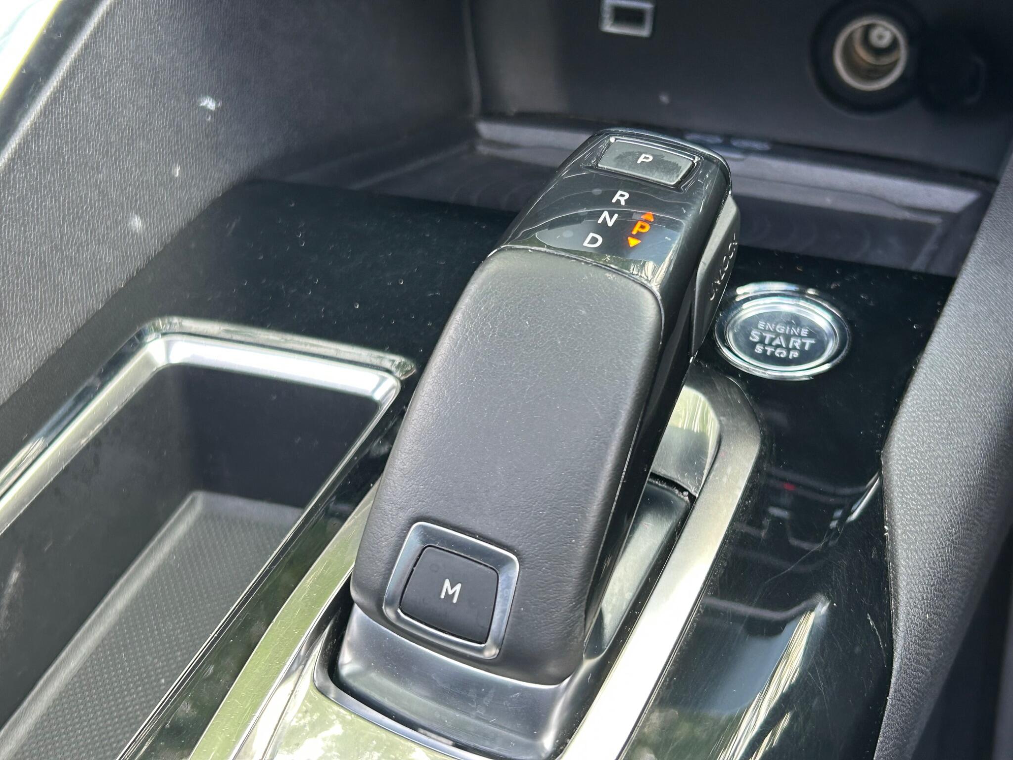 Peugeot 5008 view 17