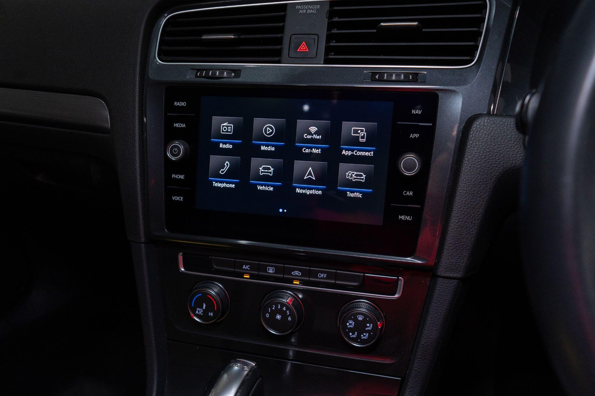 Volkswagen Golf view 24